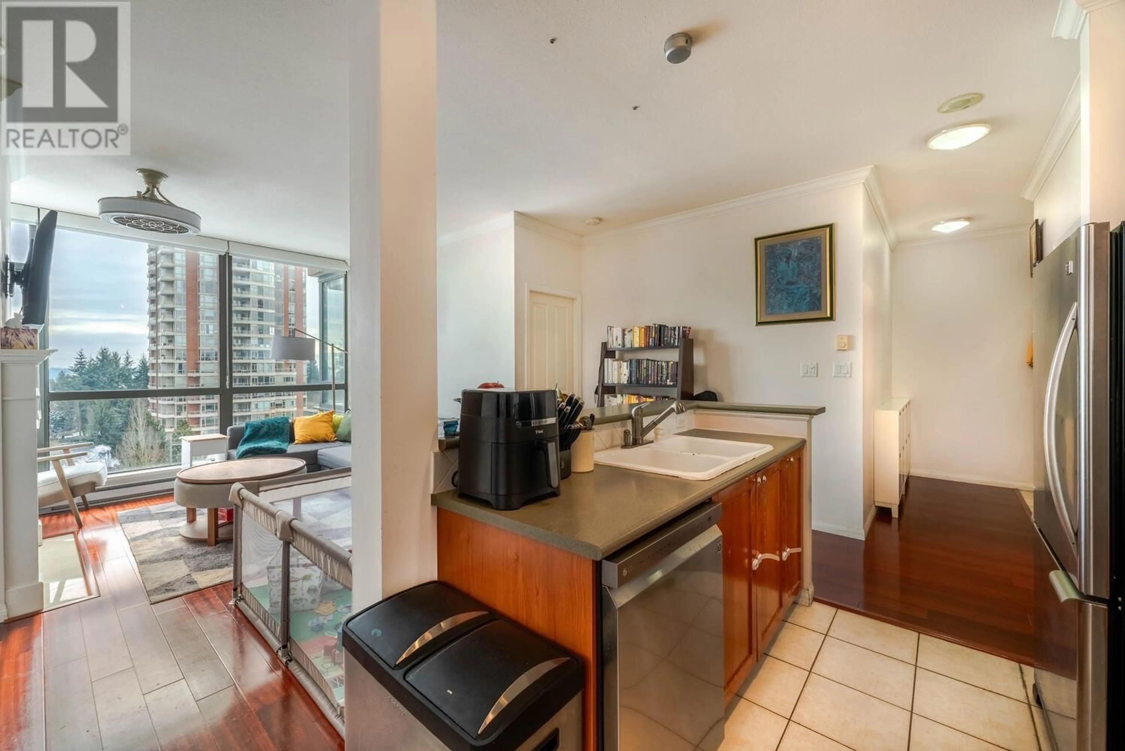 Standard kitchen, unknown for 903 - 6837 STATION HILL DRIVE, Burnaby British Columbia V3N5B7