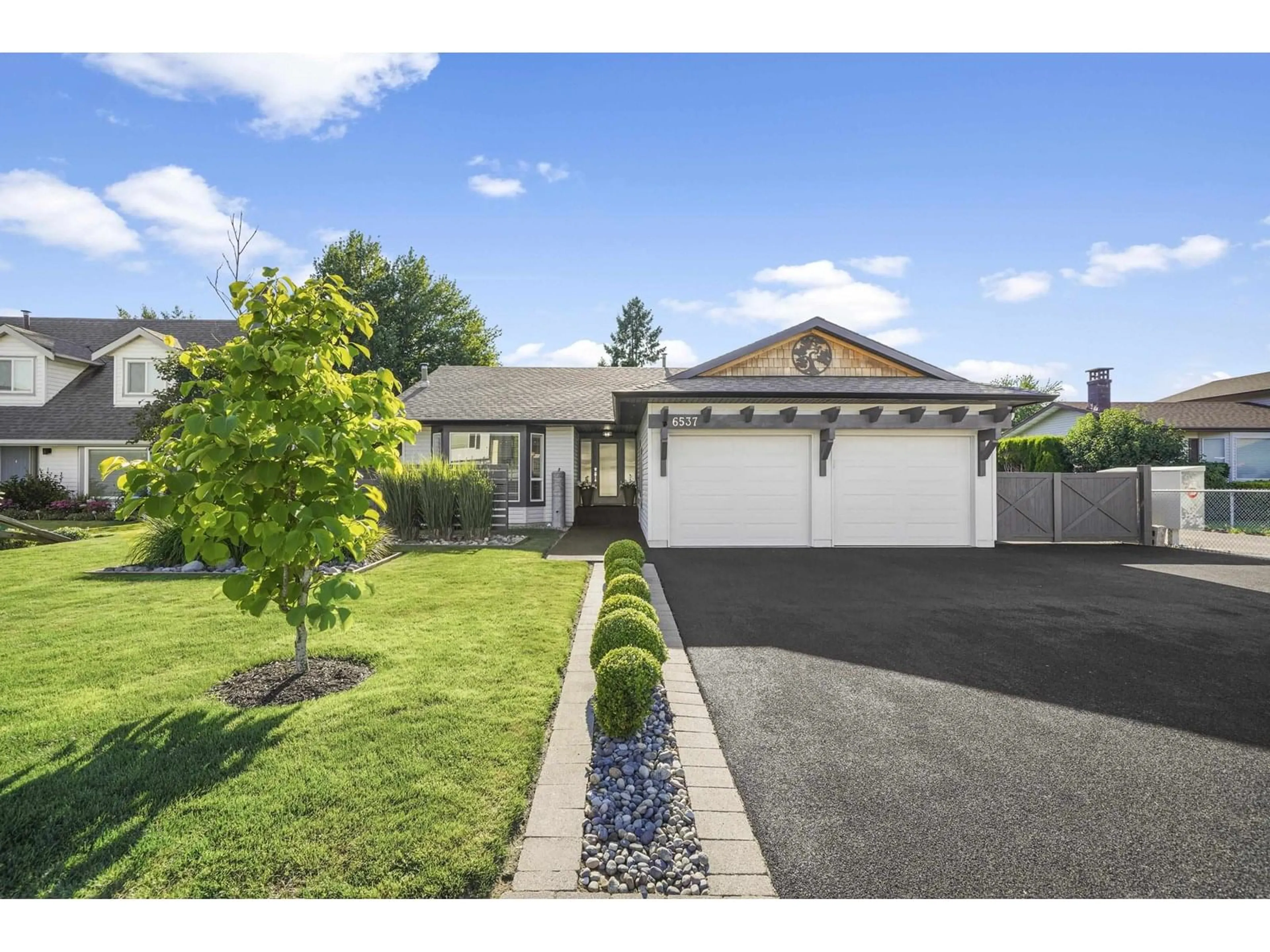 A pic from outside/outdoor area/front of a property/back of a property/a pic from drone, street for 6537 SWANSON STREET, Chilliwack British Columbia V2R1R2