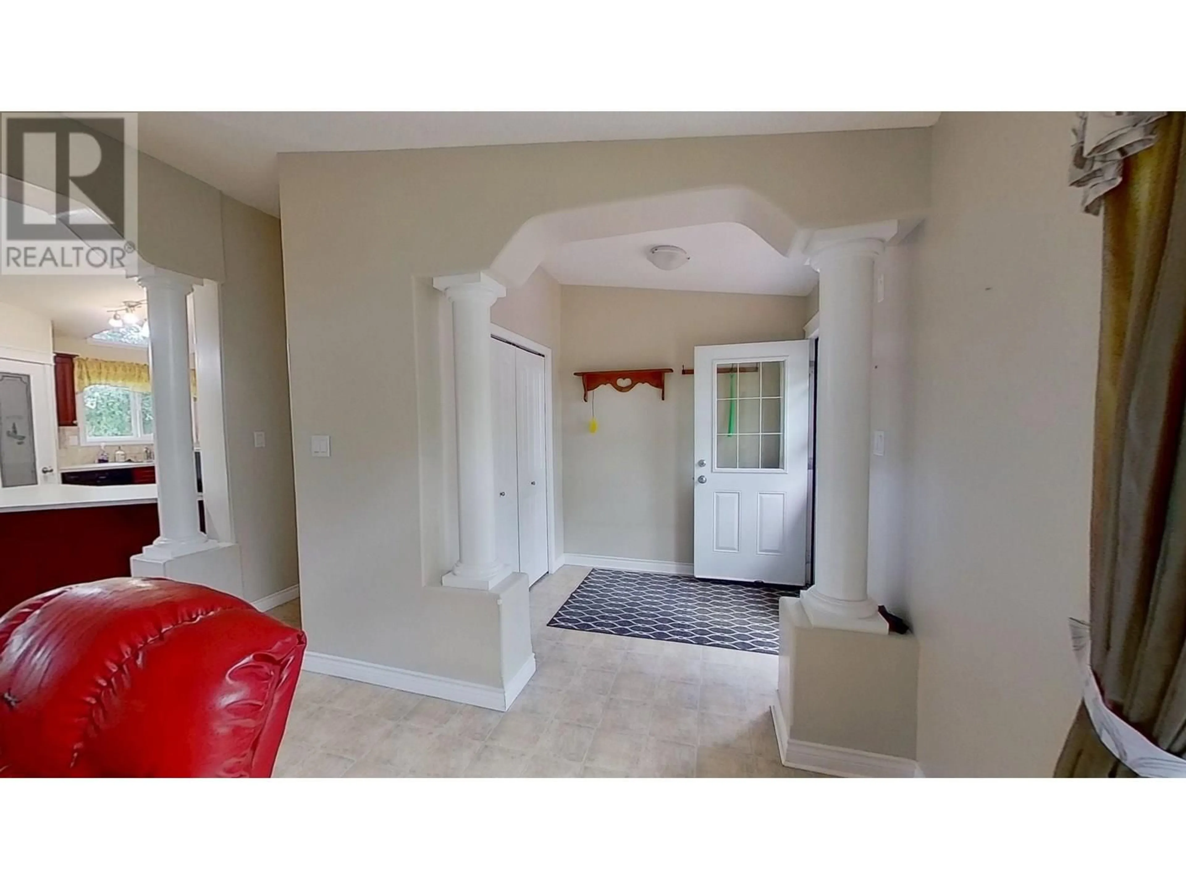 Indoor entryway for 12205 PACIFIC AVENUE, Fort St. John British Columbia V1J4M7