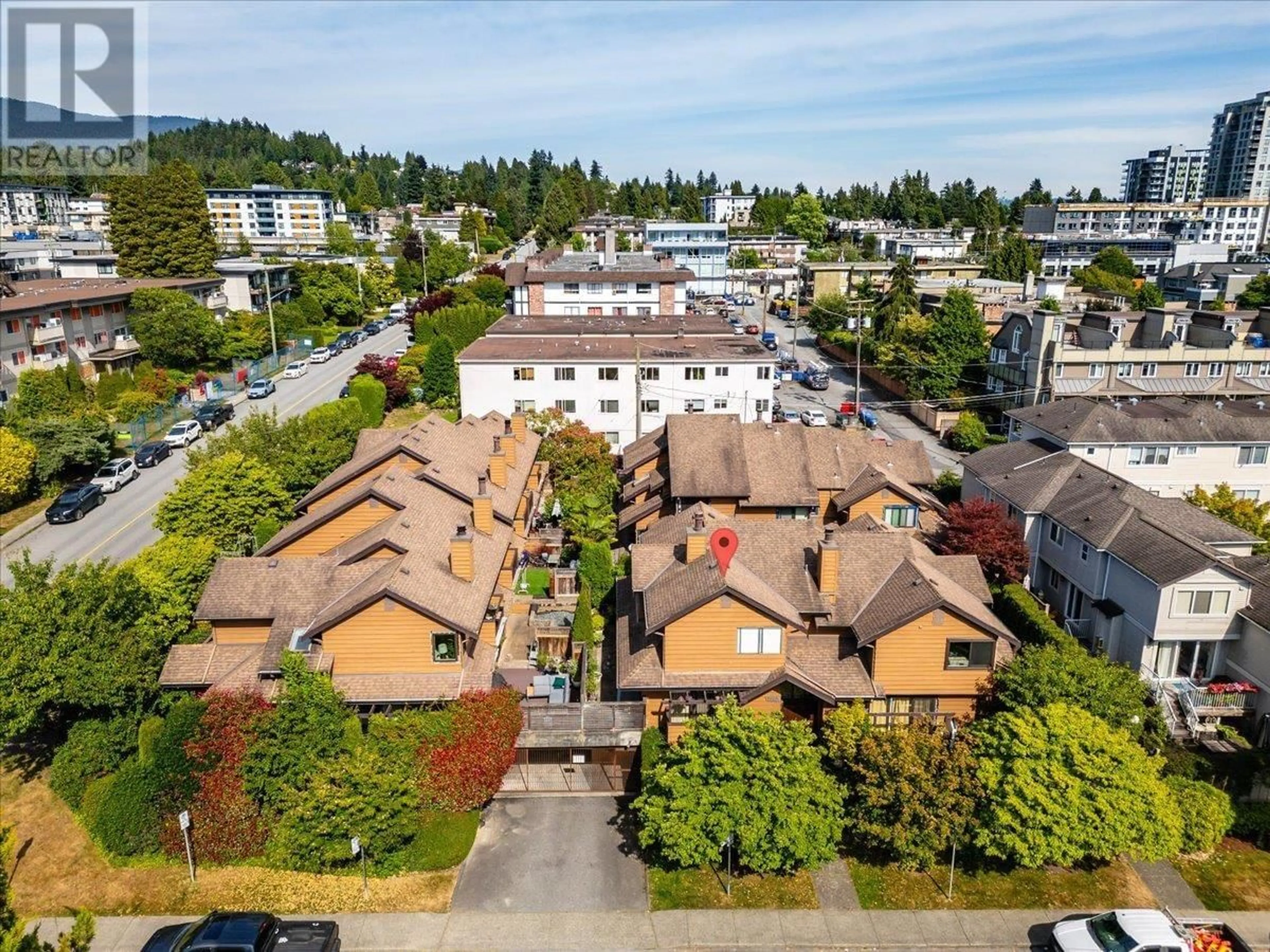 A pic from outside/outdoor area/front of a property/back of a property/a pic from drone, street for 1842 CHESTERFIELD AVENUE, North Vancouver British Columbia V7M2P3