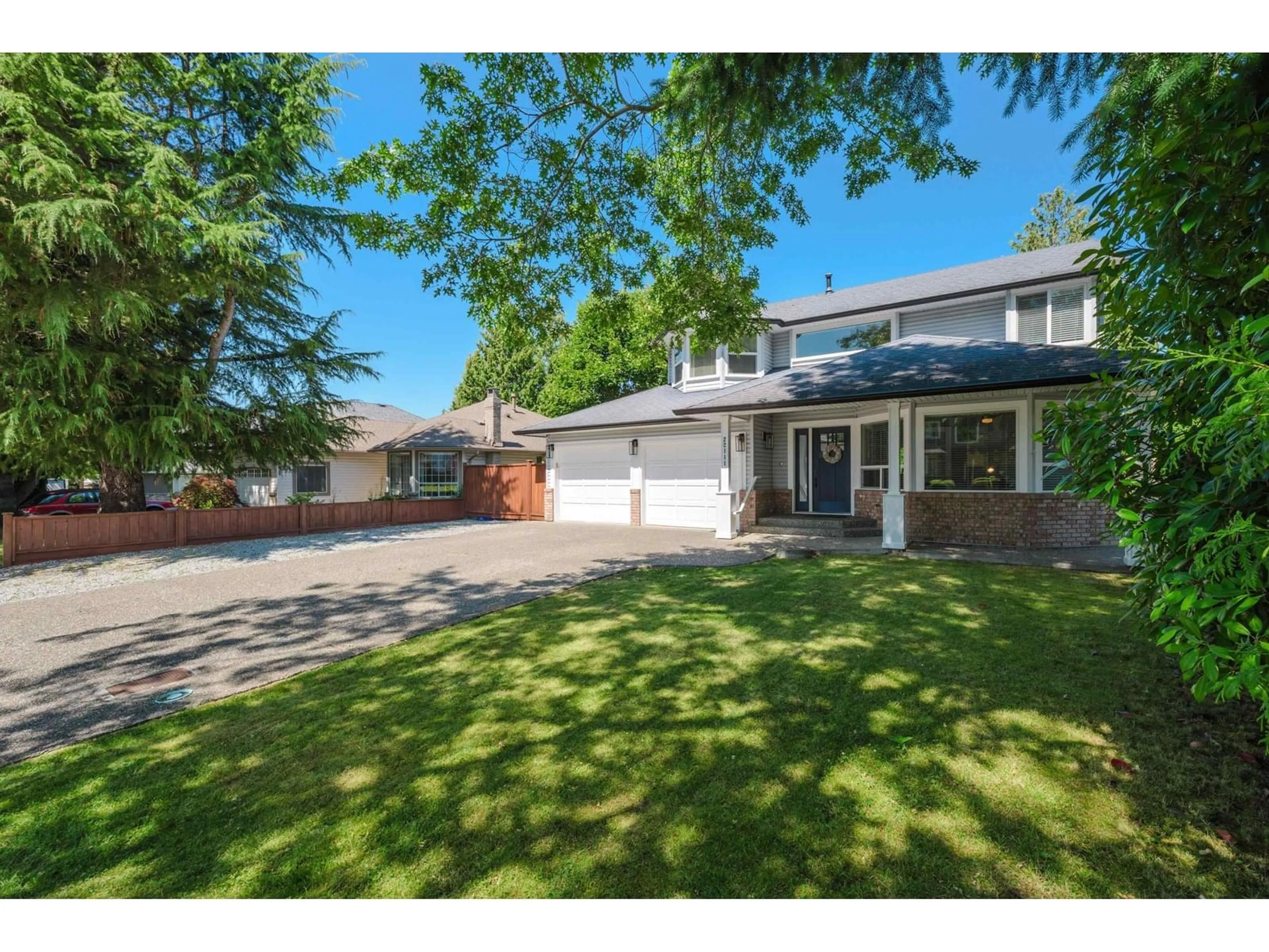 A pic from outside/outdoor area/front of a property/back of a property/a pic from drone, street for 22111 46, Langley British Columbia V2Z1A4