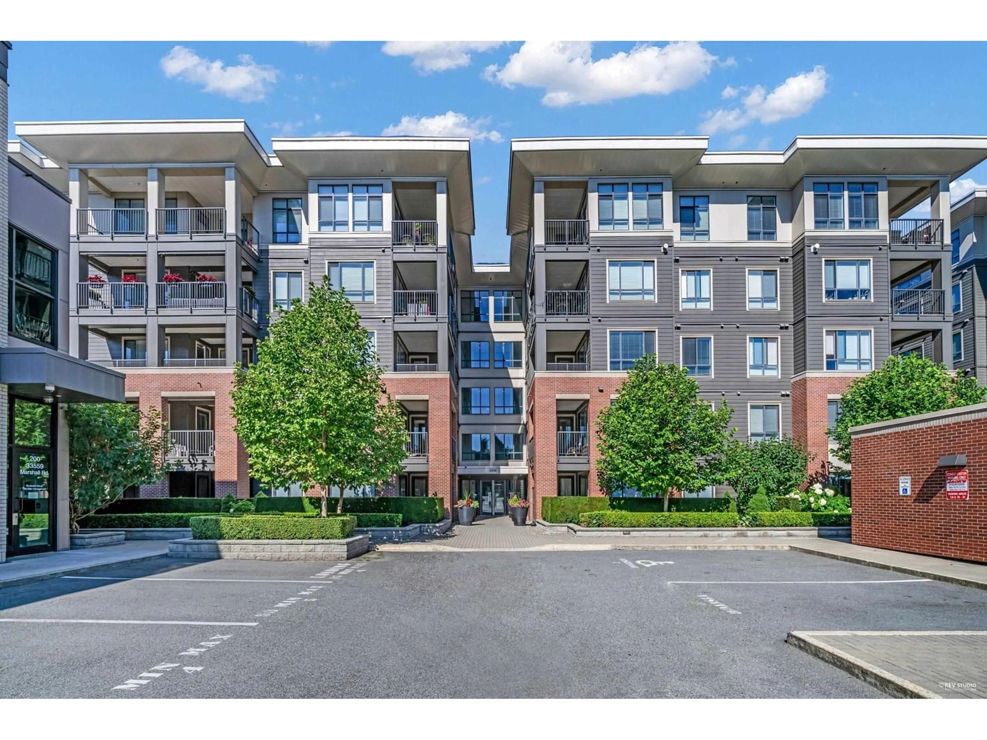 A pic from outside/outdoor area/front of a property/back of a property/a pic from drone, unknown for 102 - 33540 MAYFAIR, Abbotsford British Columbia V2S0J3