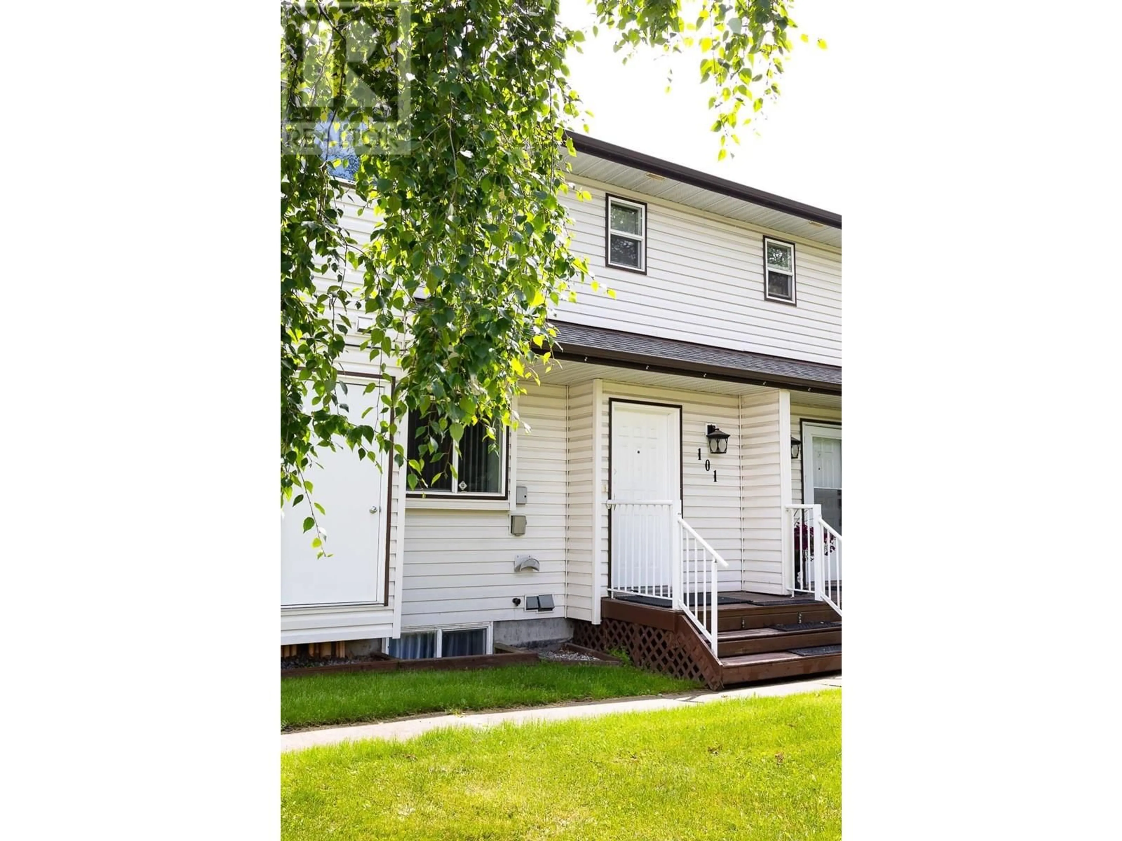 Home with vinyl exterior material, street for 101 - 1930 4TH AVENUE, Prince George British Columbia V2M7B2