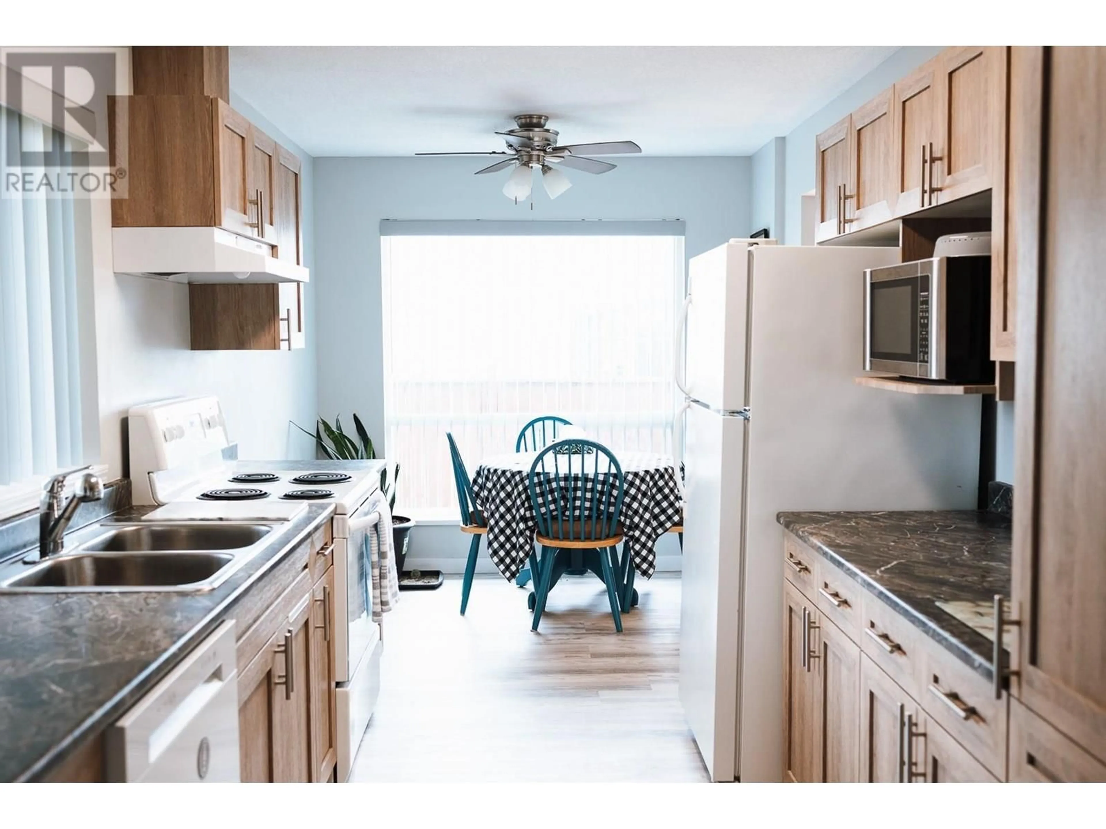 Standard kitchen, unknown for 101 - 1930 4TH AVENUE, Prince George British Columbia V2M7B2