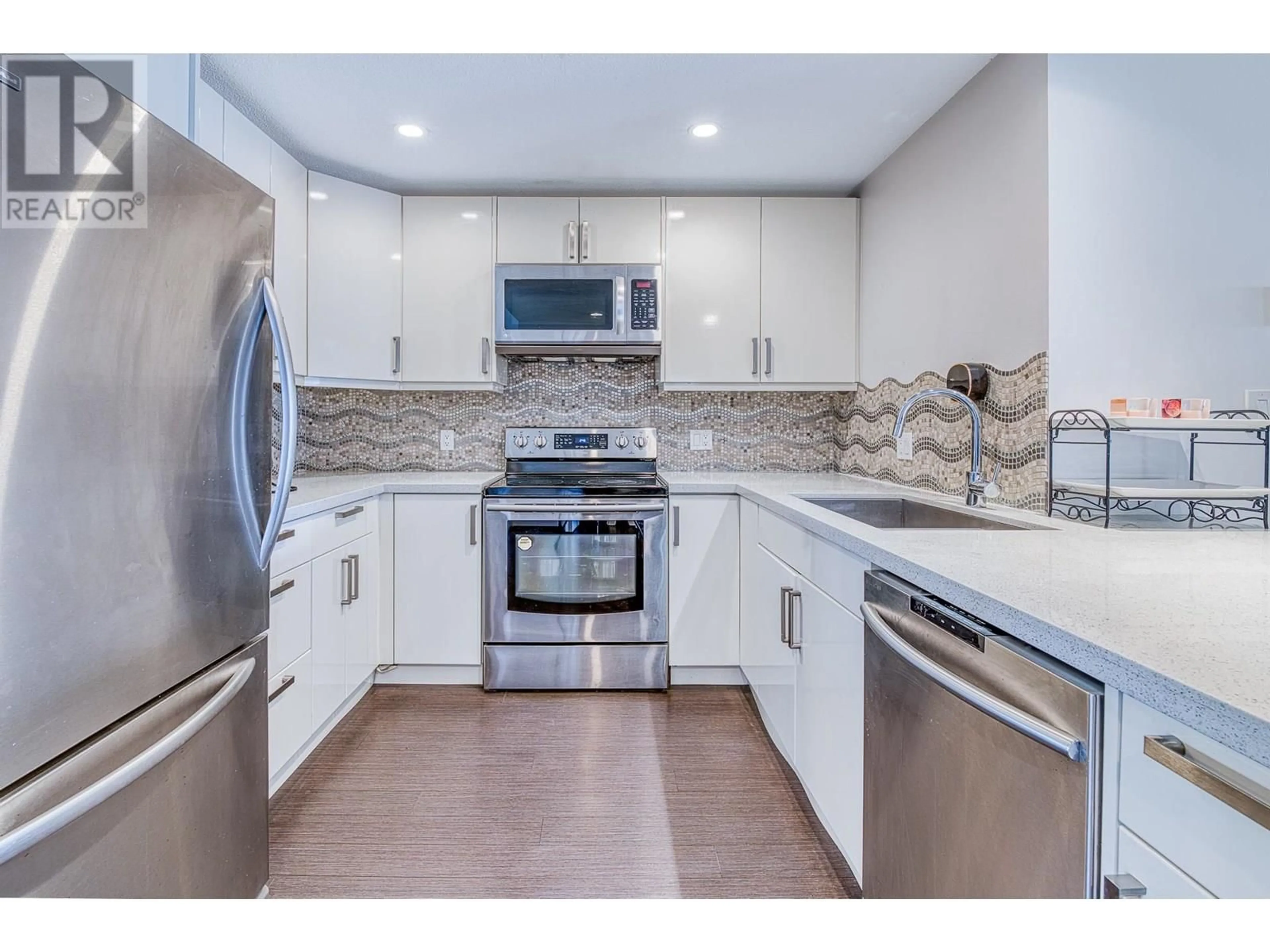 Open concept kitchen, unknown for 426 - 5880 DOVER CRESCENT, Richmond British Columbia V7C5P5