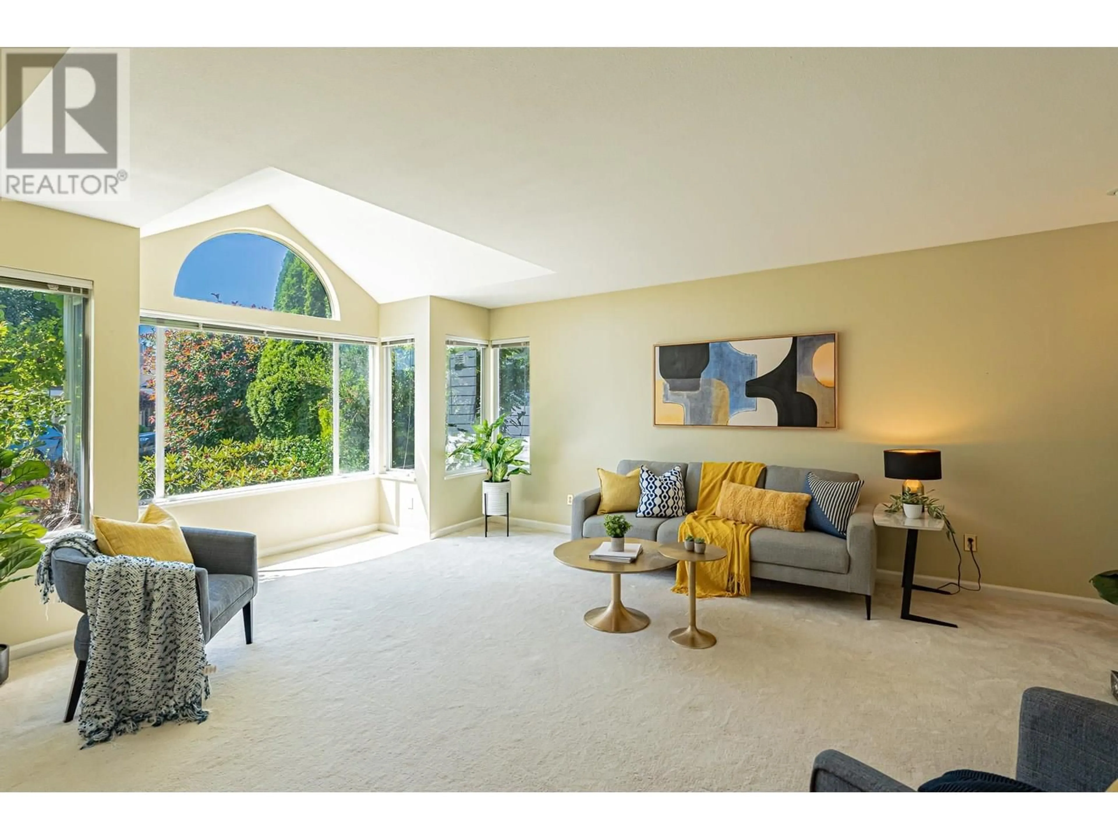 Living room with furniture, carpet floor for 6683 LONDON COURT, Delta British Columbia V4K4W7