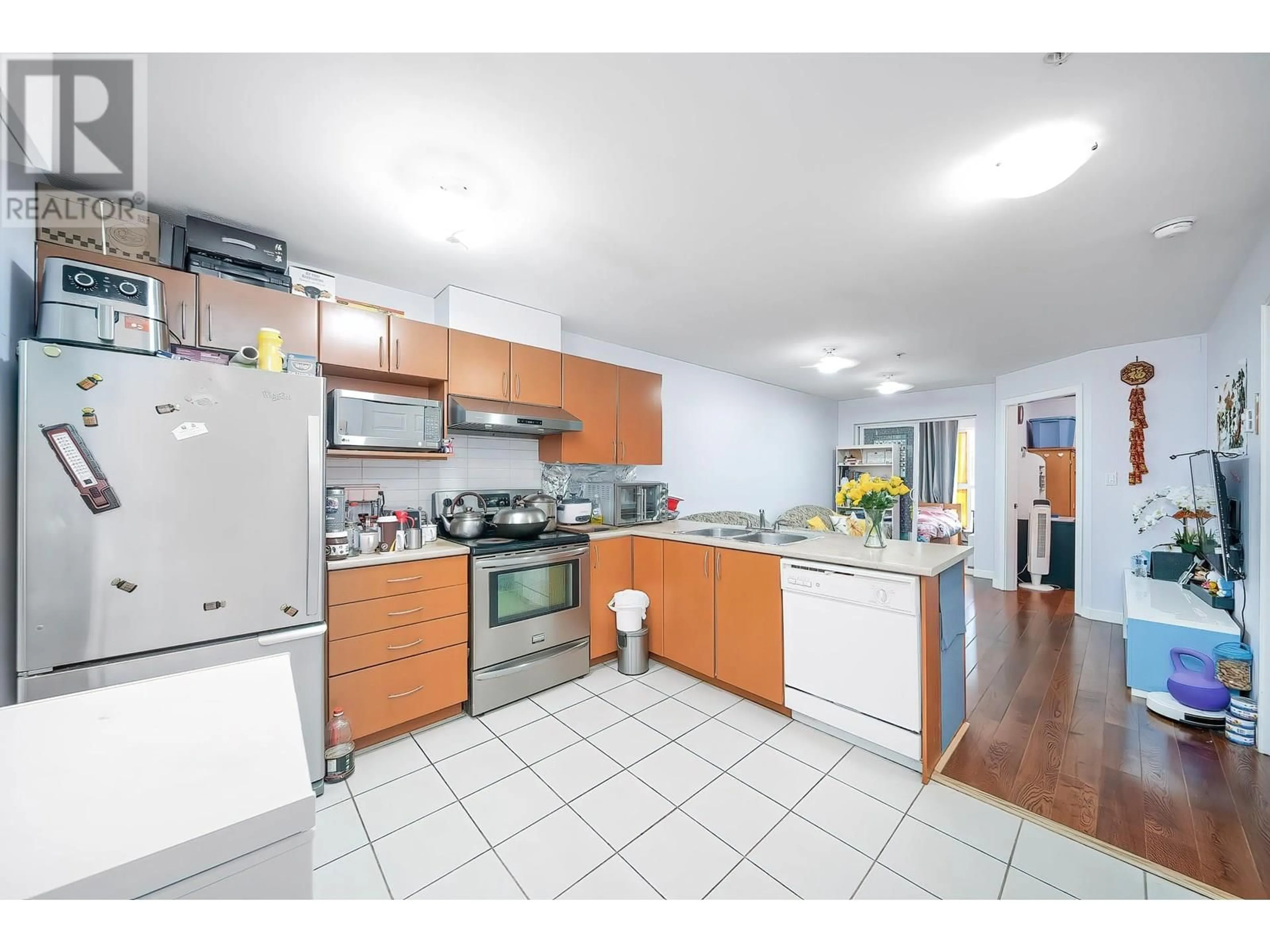 Standard kitchen, unknown for 206 - 2028 37TH AVENUE, Vancouver British Columbia V5P1G2