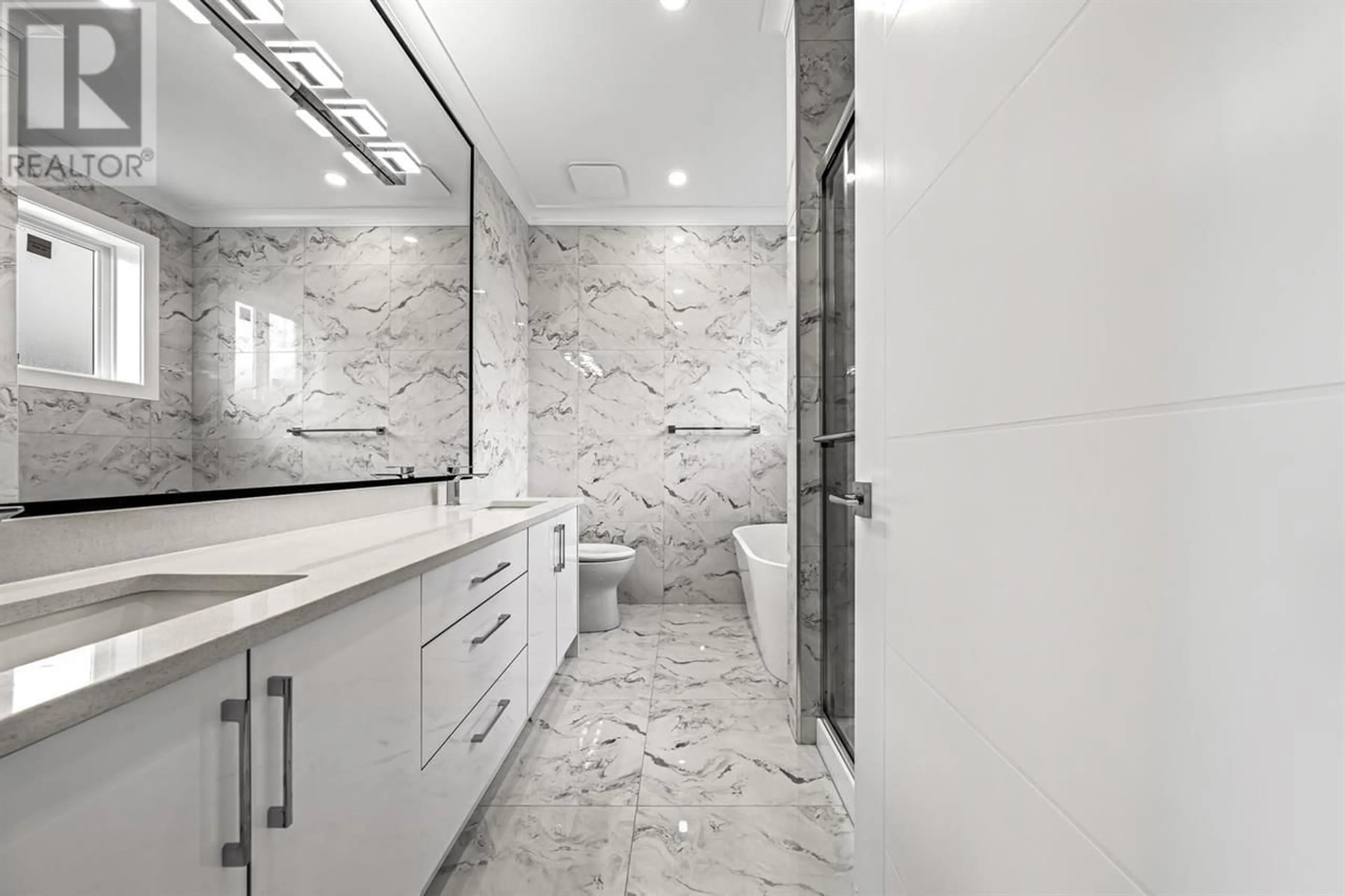 Contemporary bathroom, ceramic/tile floor for 12266 FLURY DRIVE, Richmond British Columbia V6V1H5