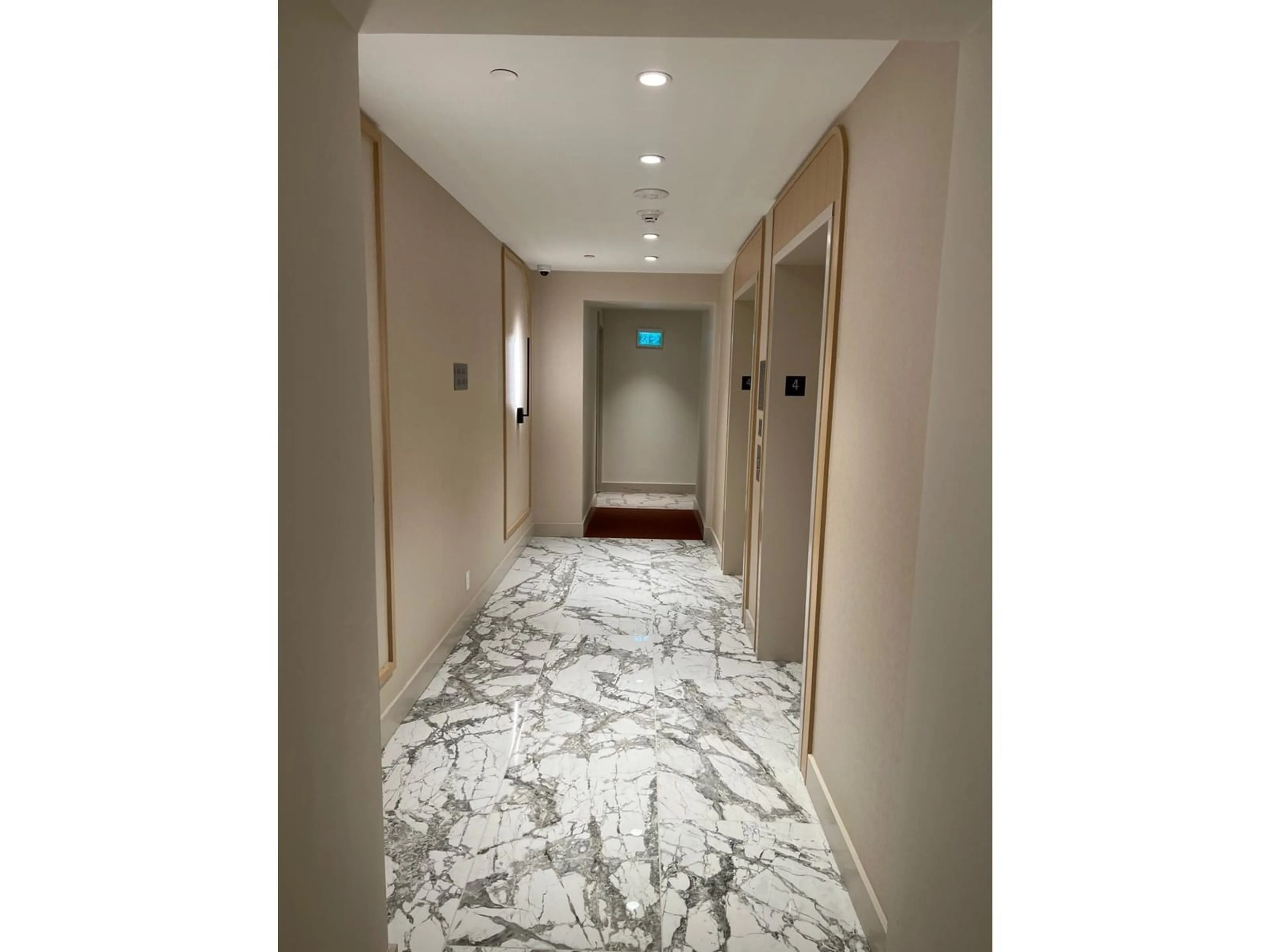 Indoor foyer for 406 - 1342 JOHNSTON, White Rock British Columbia V0V0V0