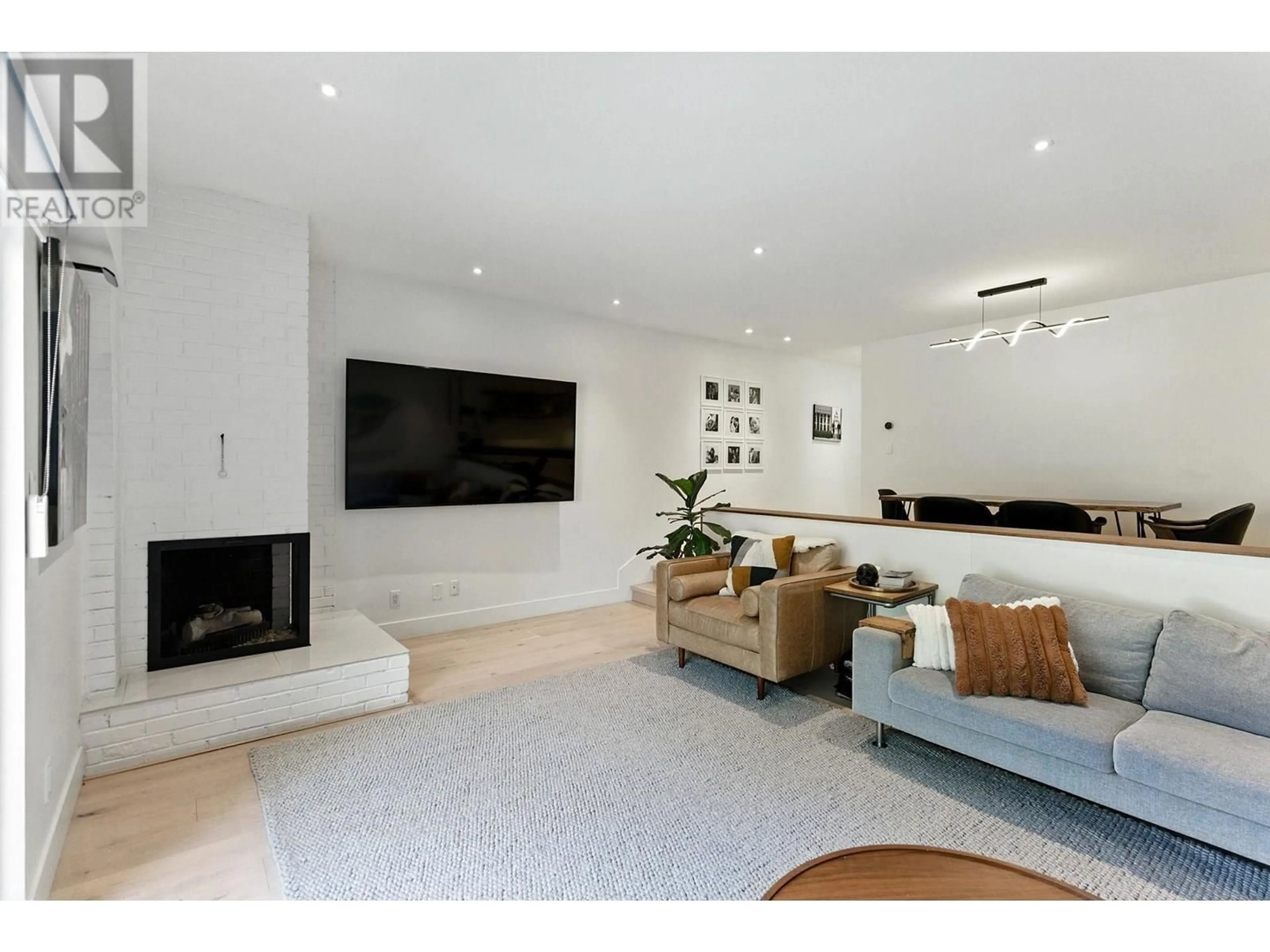 Home theater for 137 - 3300 CAPILANO ROAD, North Vancouver British Columbia V7R4H8