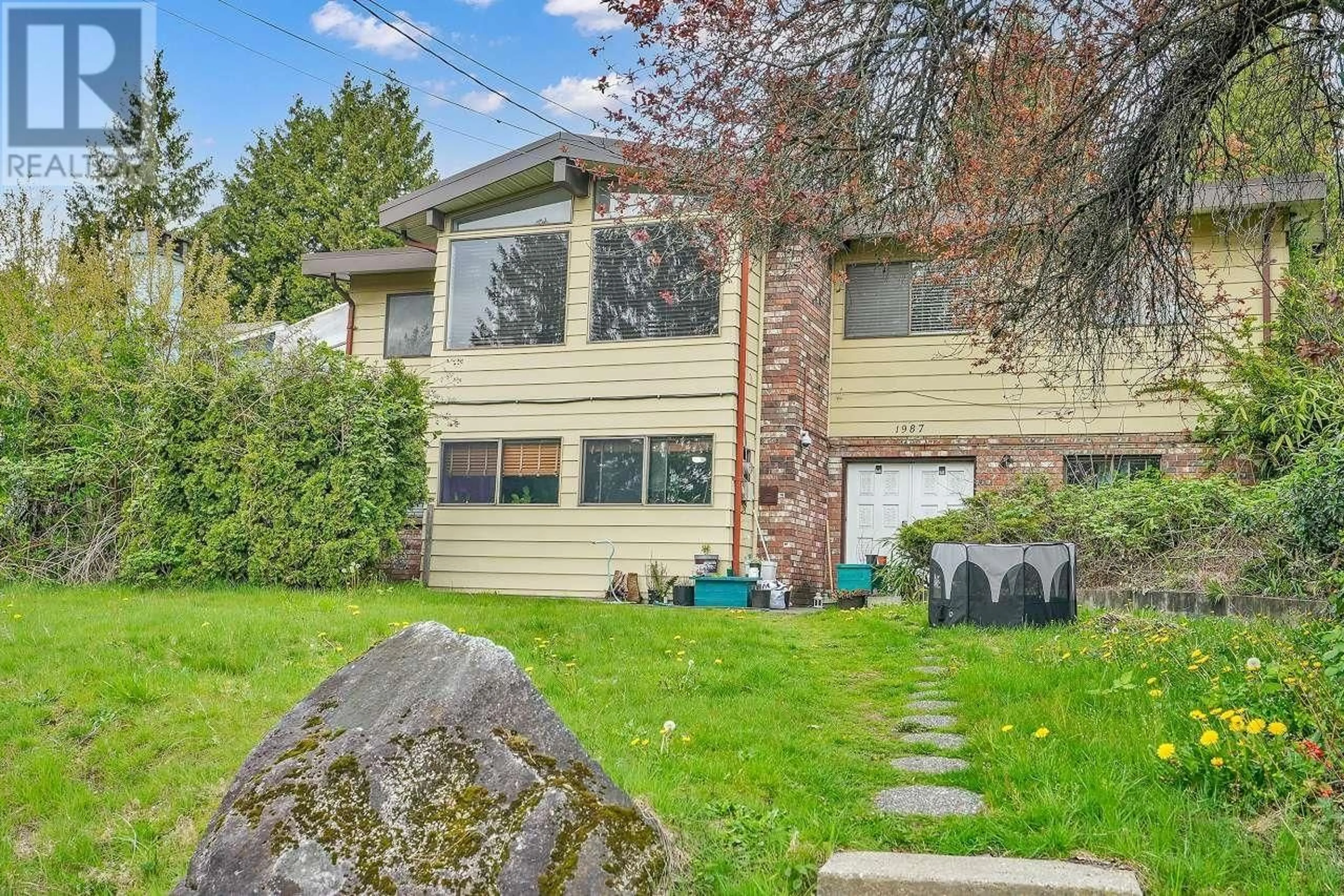 Home with vinyl exterior material, unknown for 1987 CAPE HORN AVENUE, Coquitlam British Columbia V3K1J2