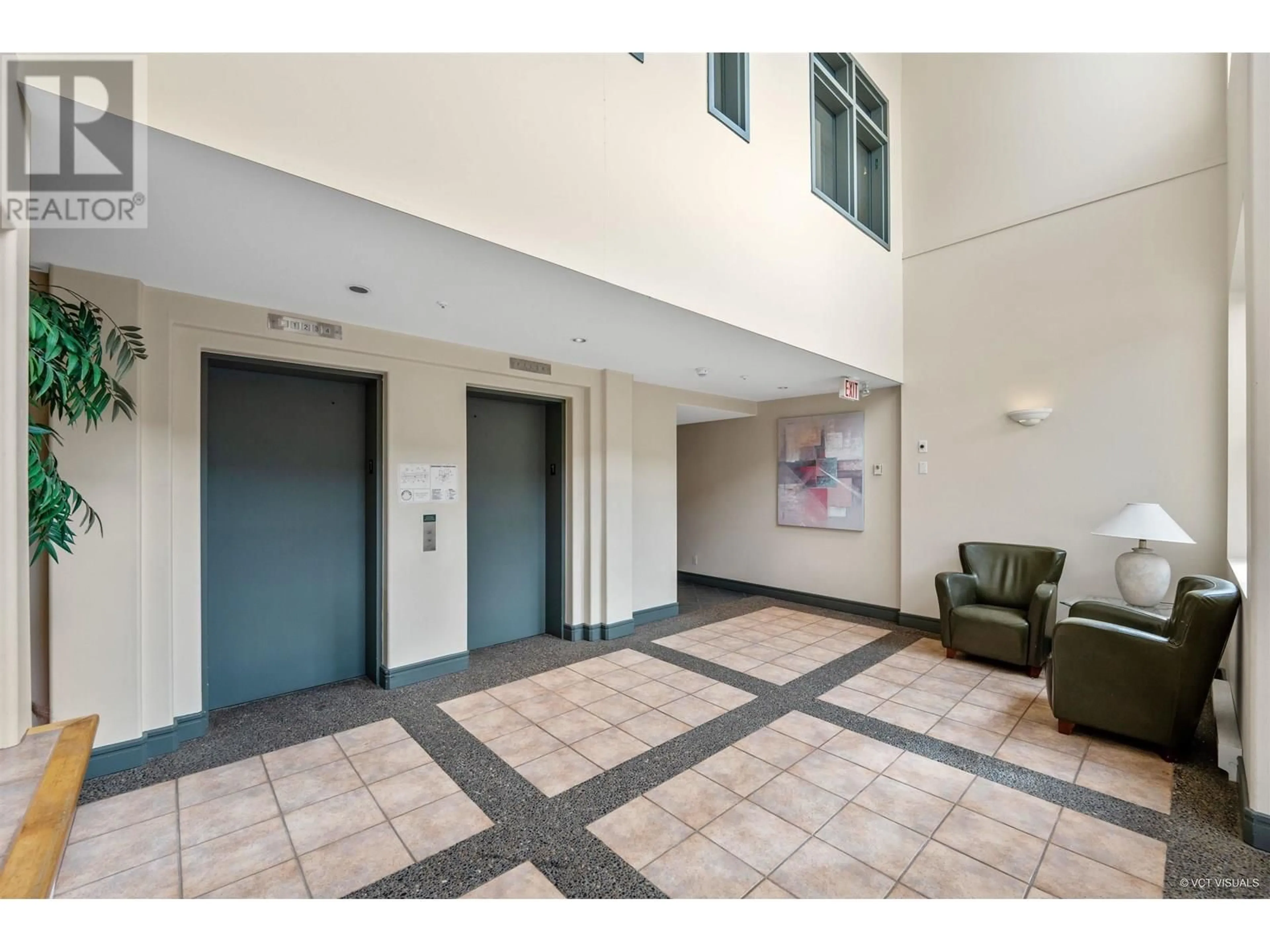 Indoor foyer for 101 - 8220 JONES ROAD, Richmond British Columbia V6Y3Z7