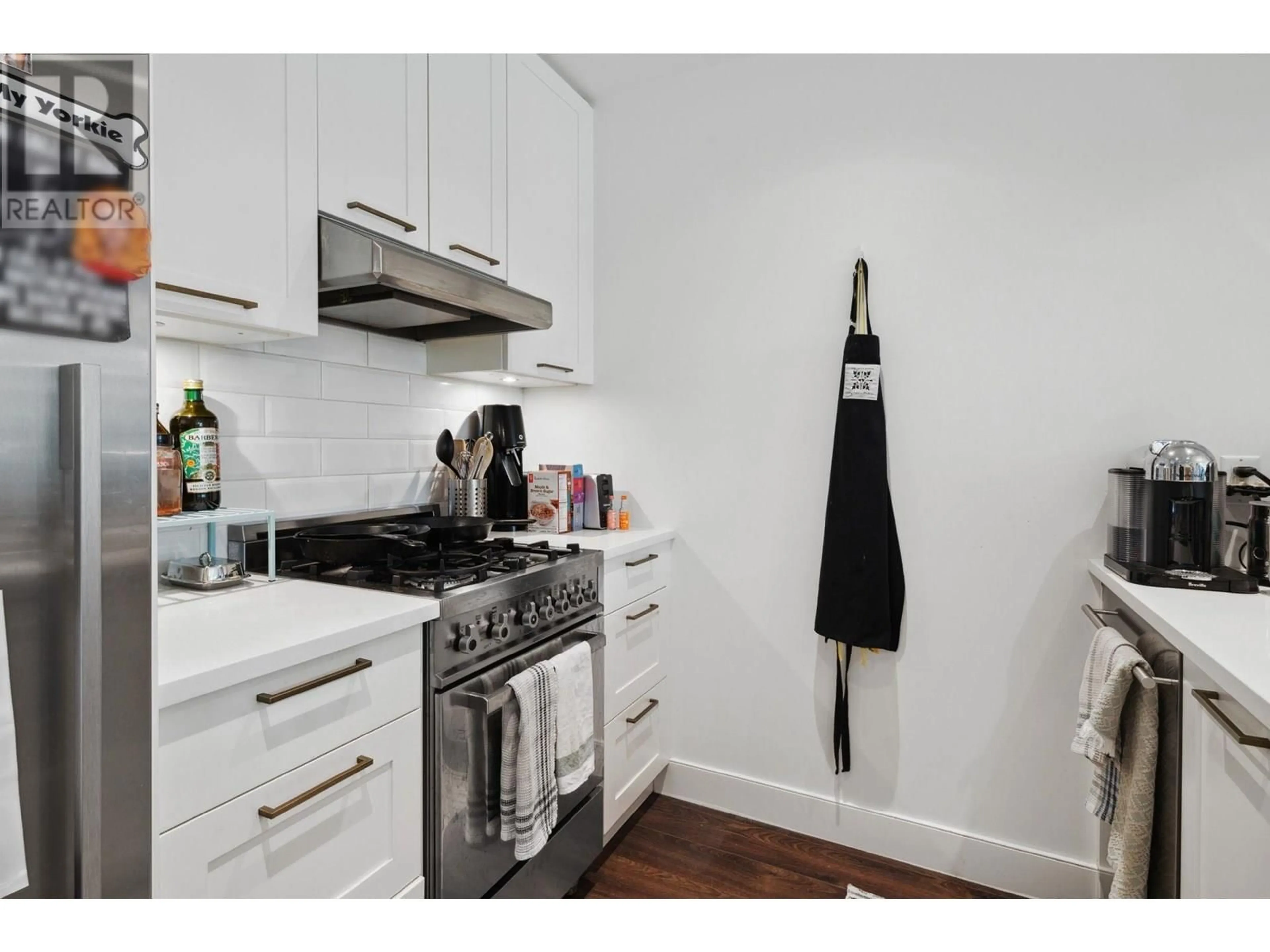 Standard kitchen, wood/laminate floor for 209 - 168 35TH AVENUE, Vancouver British Columbia V5W1A6
