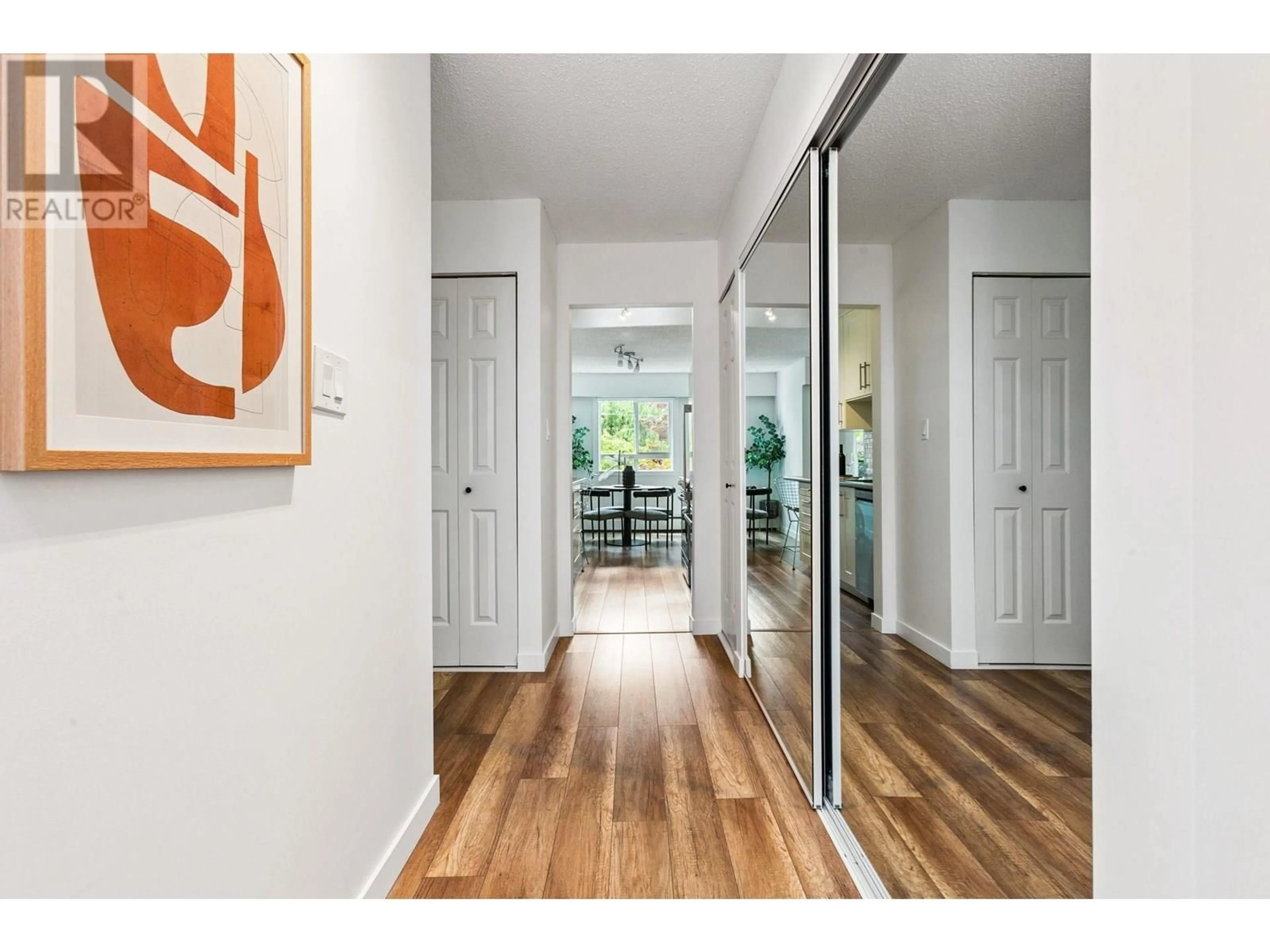 Indoor entryway for 208 - 2424 CYPRESS ST STREET, Vancouver British Columbia V6J1T6