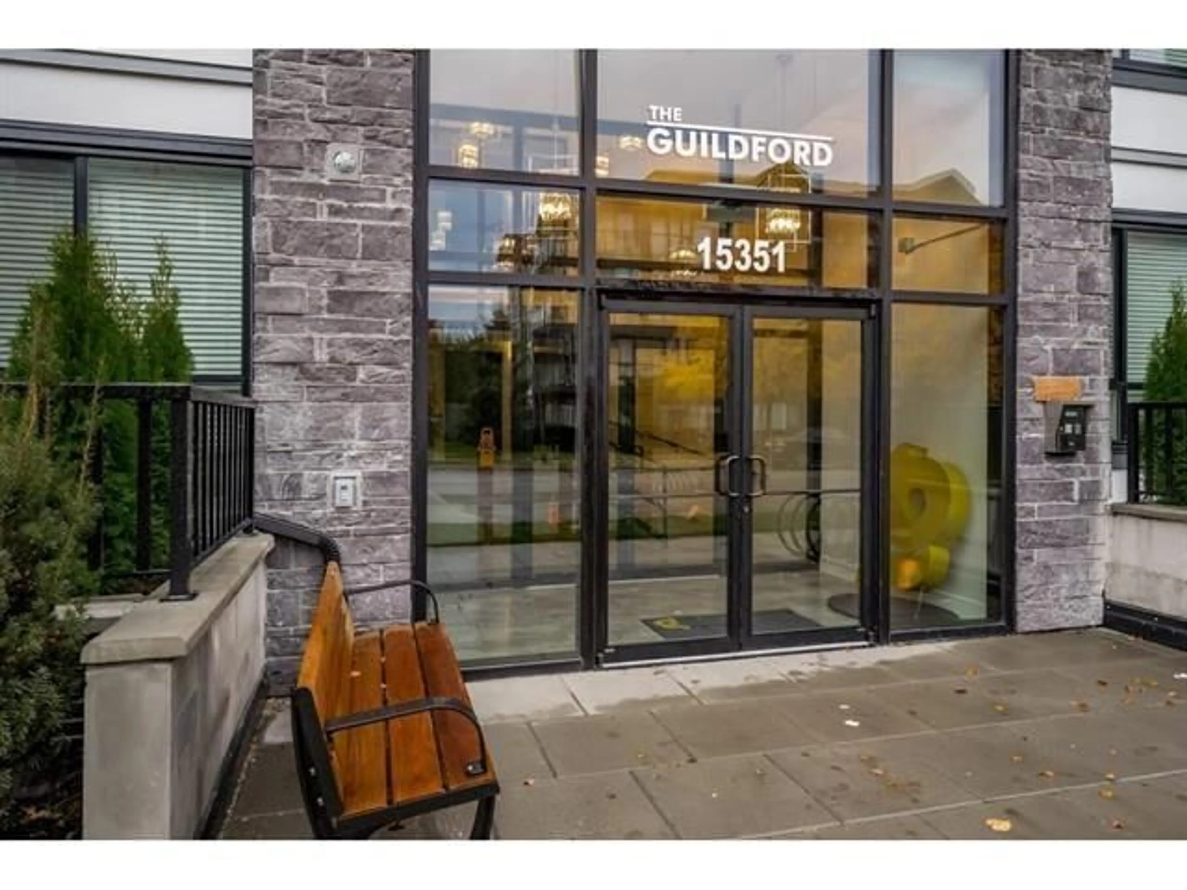 Indoor foyer for 515 - 15351 101, Surrey British Columbia V2Y3N1