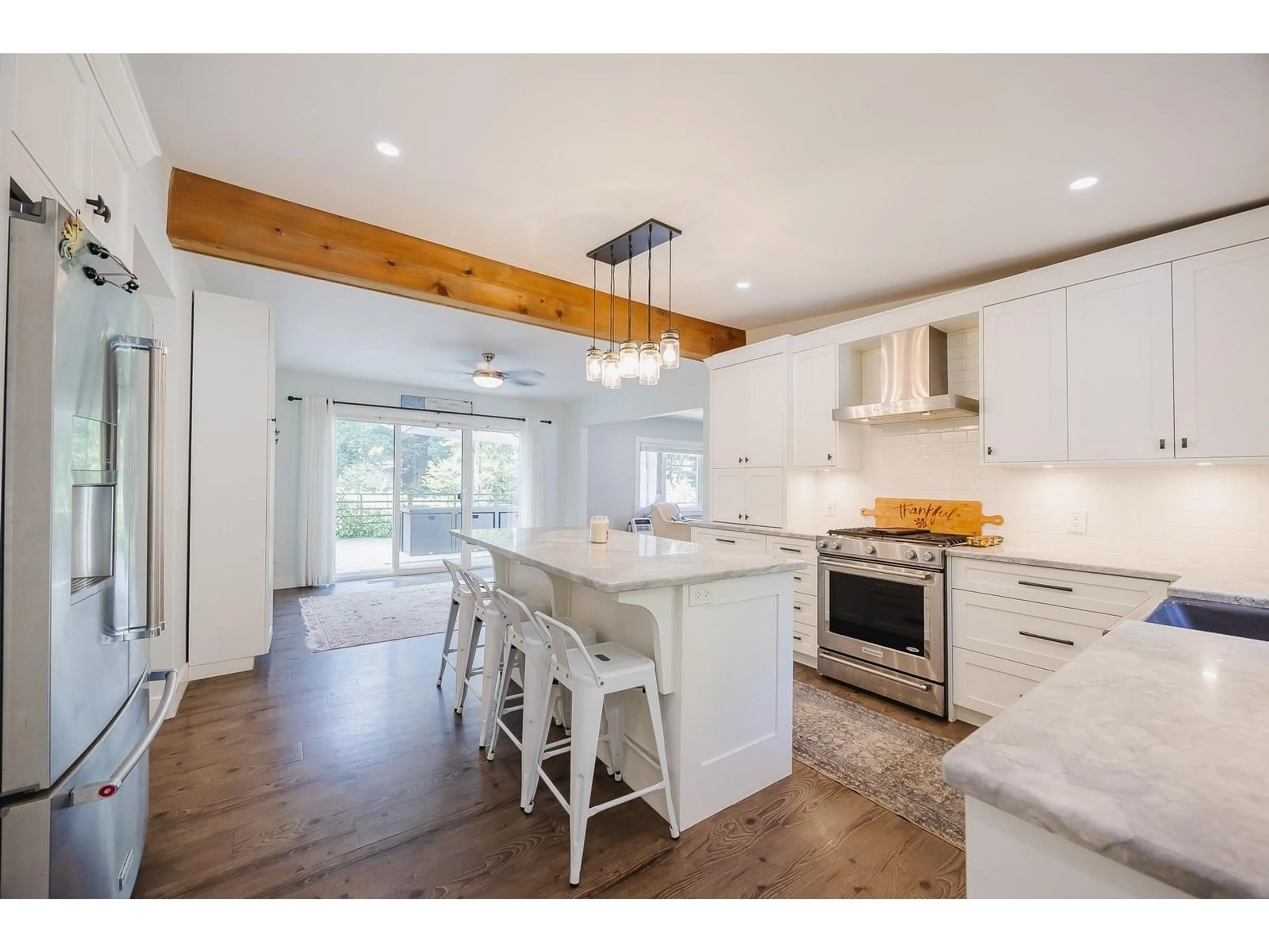 Open concept kitchen, unknown for 35406 DURIEU, Mission British Columbia V2V7L1