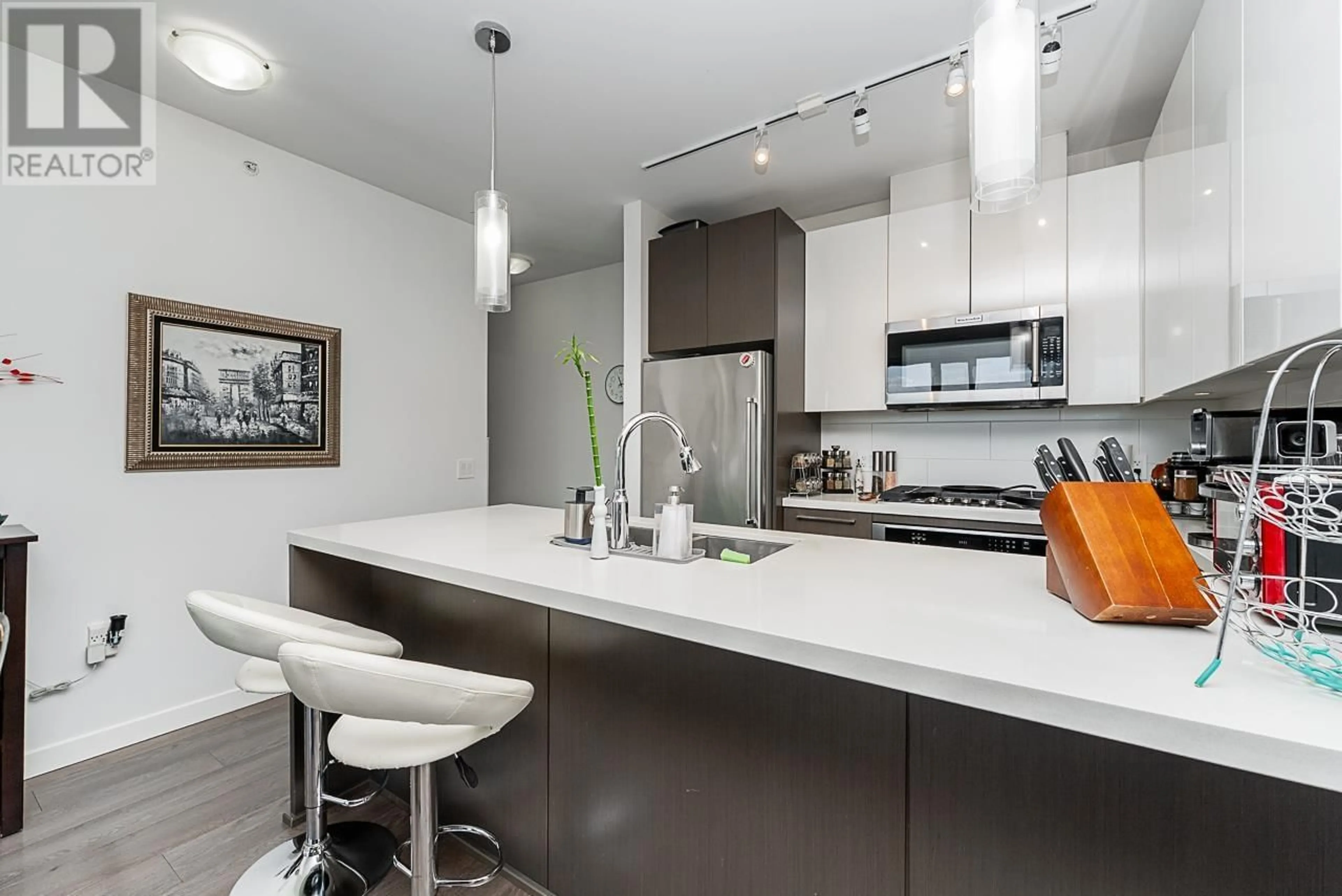 Contemporary kitchen, unknown for 711 - 271 FRANCIS WAY, New Westminster British Columbia V3L0H2
