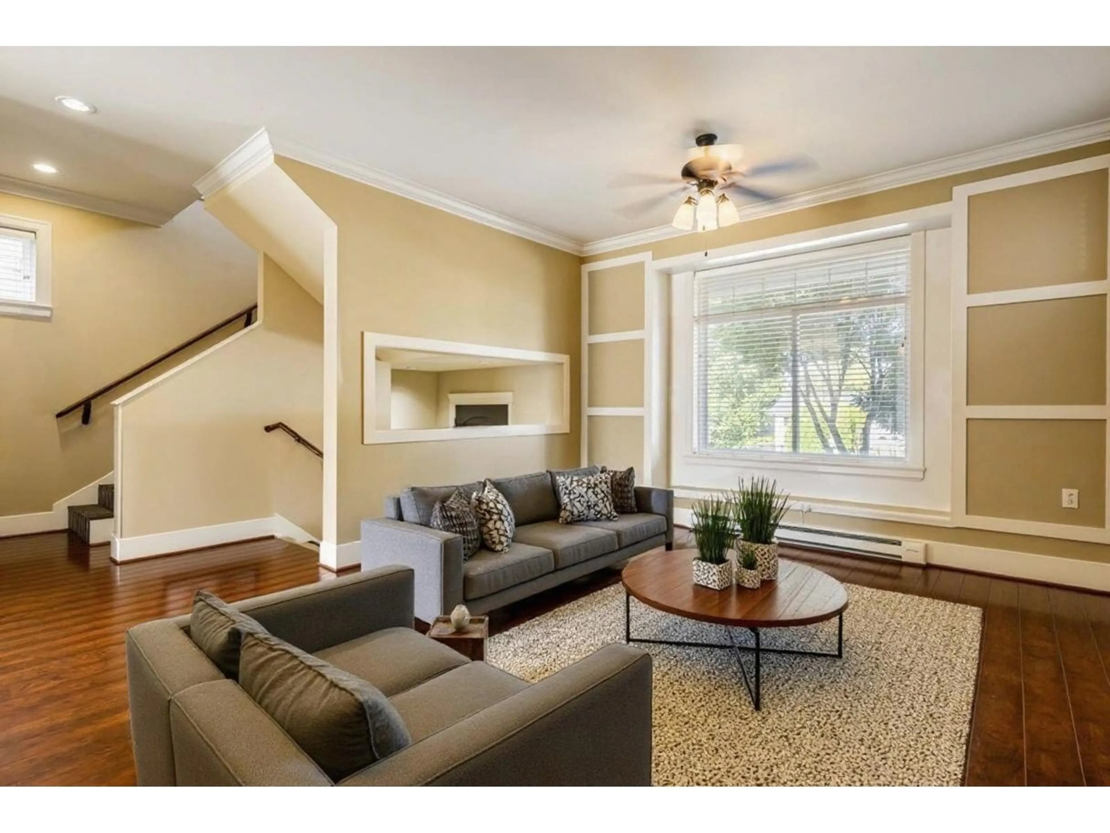 Living room with furniture, unknown for 10172 128, Surrey British Columbia V3T2Y9