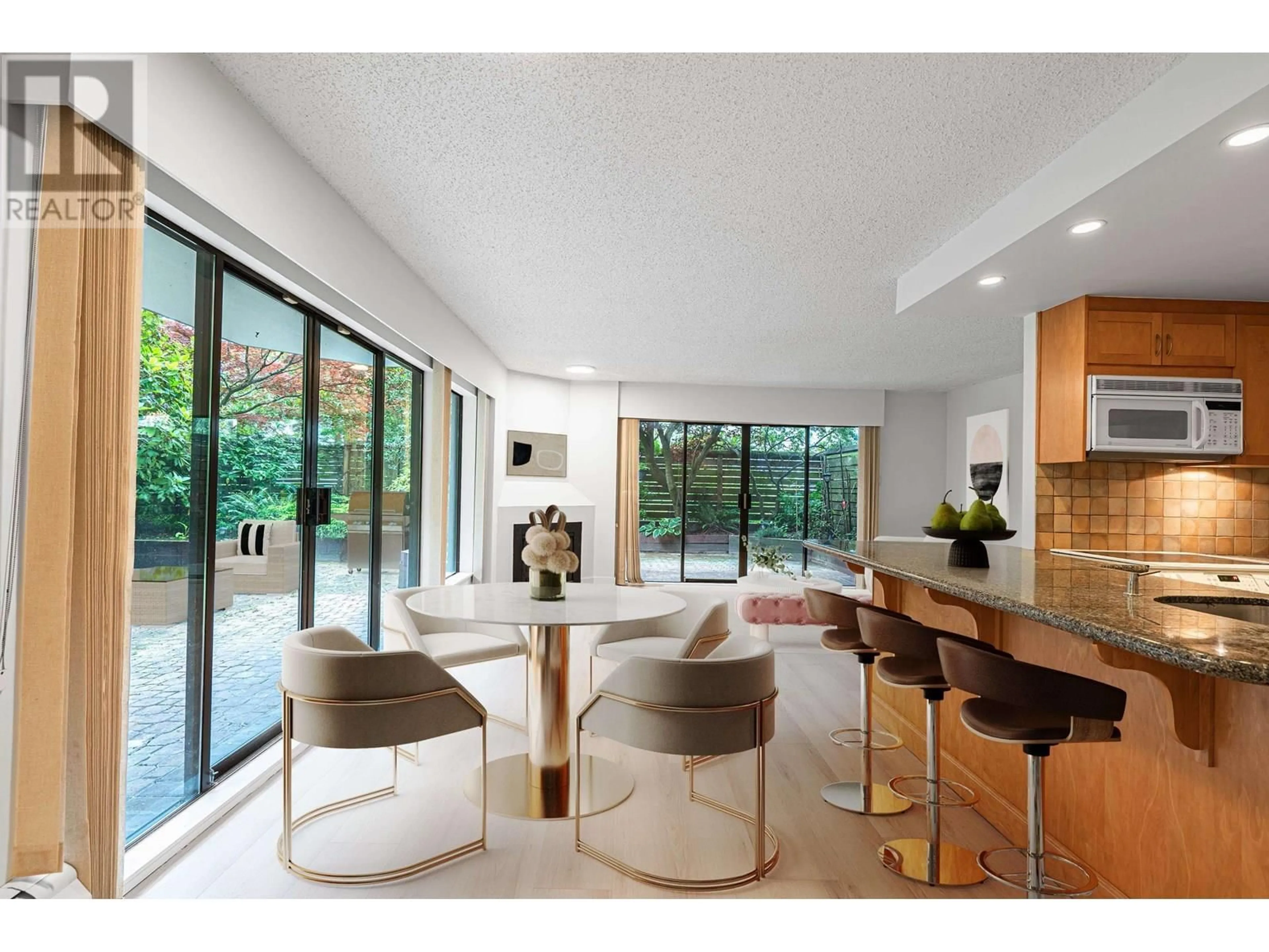 Unknown for 102 - 747 17TH STREET, West Vancouver British Columbia V7V3T4