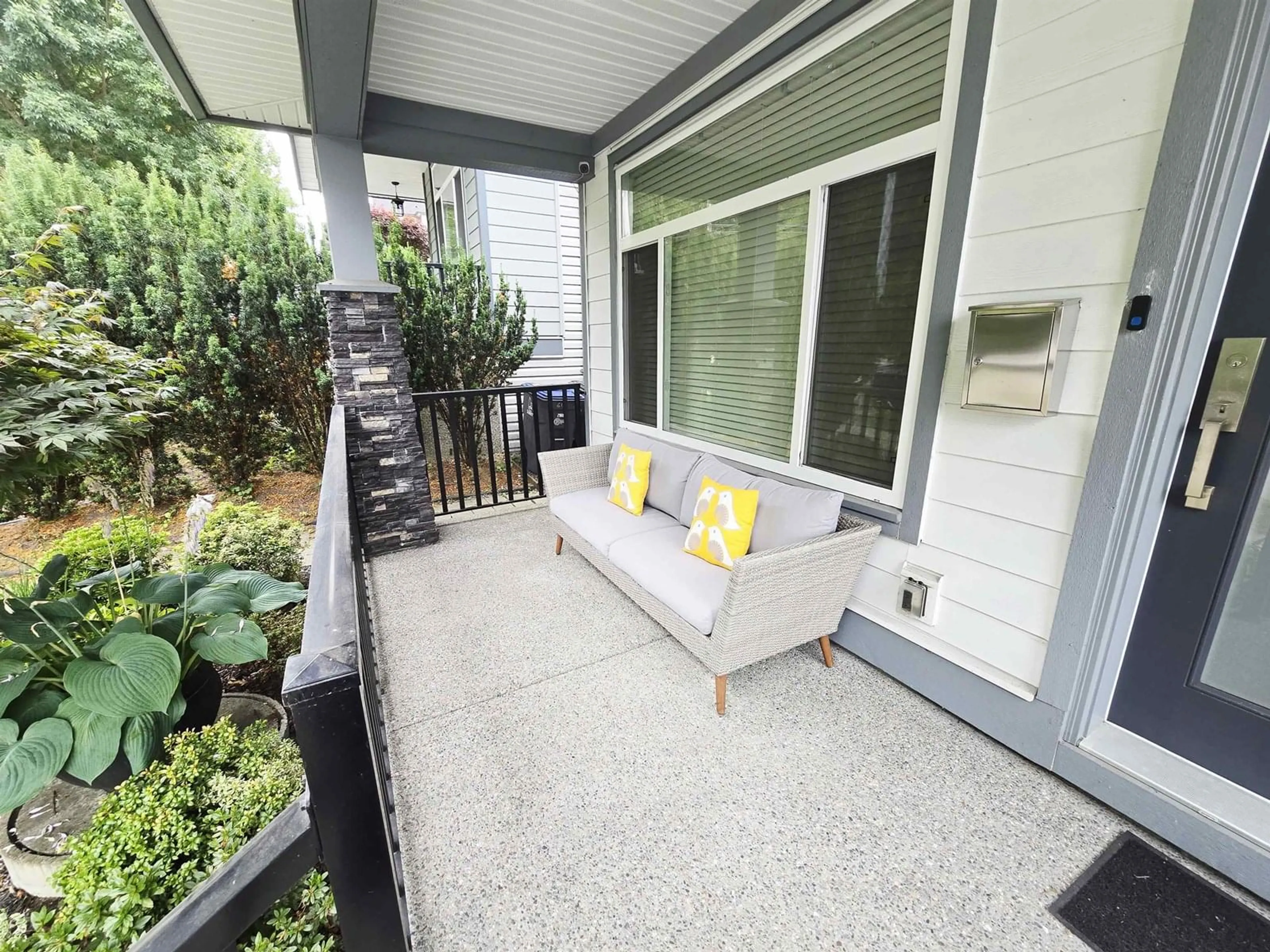 Patio, street for 6125 146, Surrey British Columbia V3S3A1
