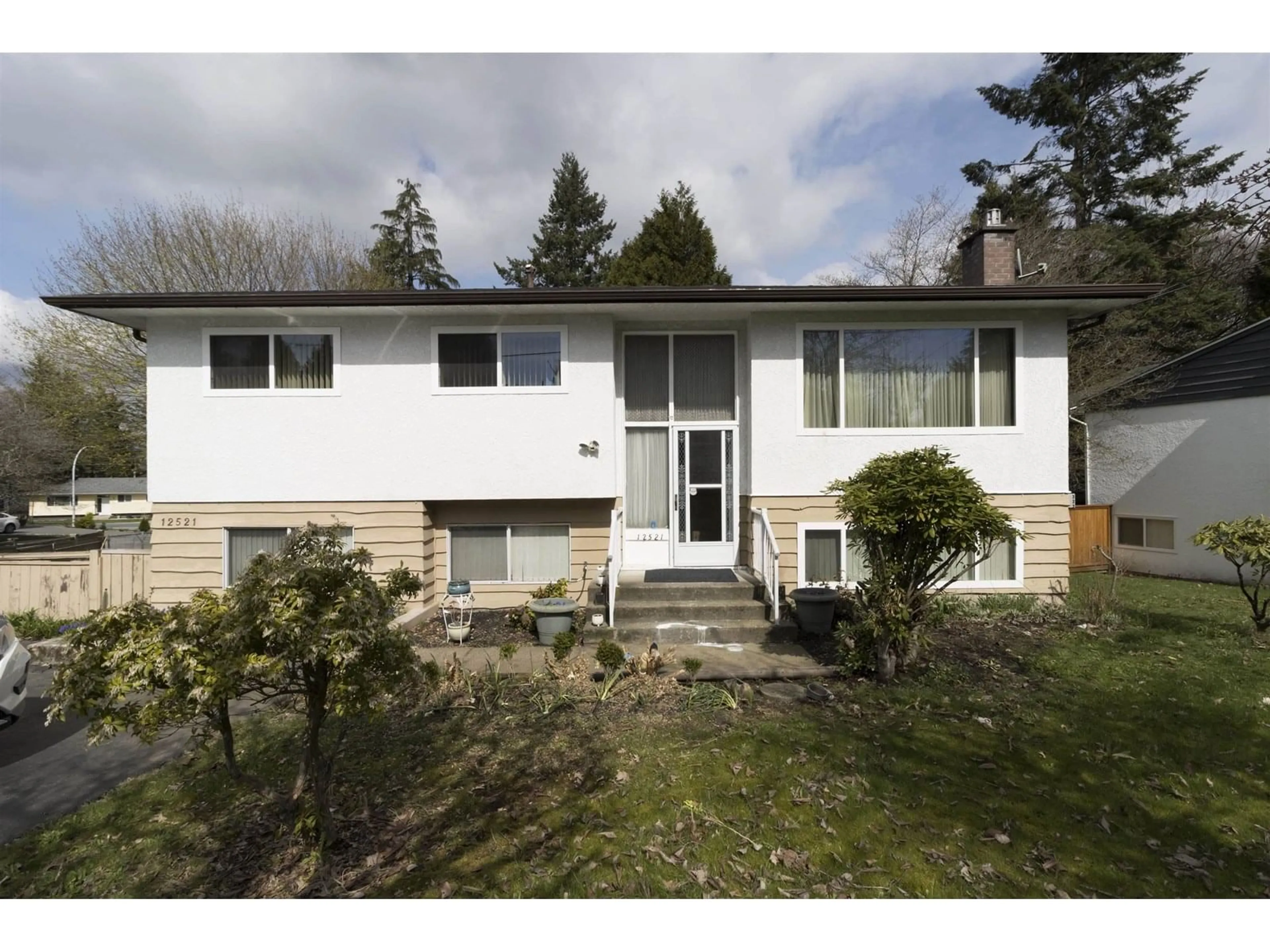 Unknown for 12521 GROVE, Surrey British Columbia V3V2L6