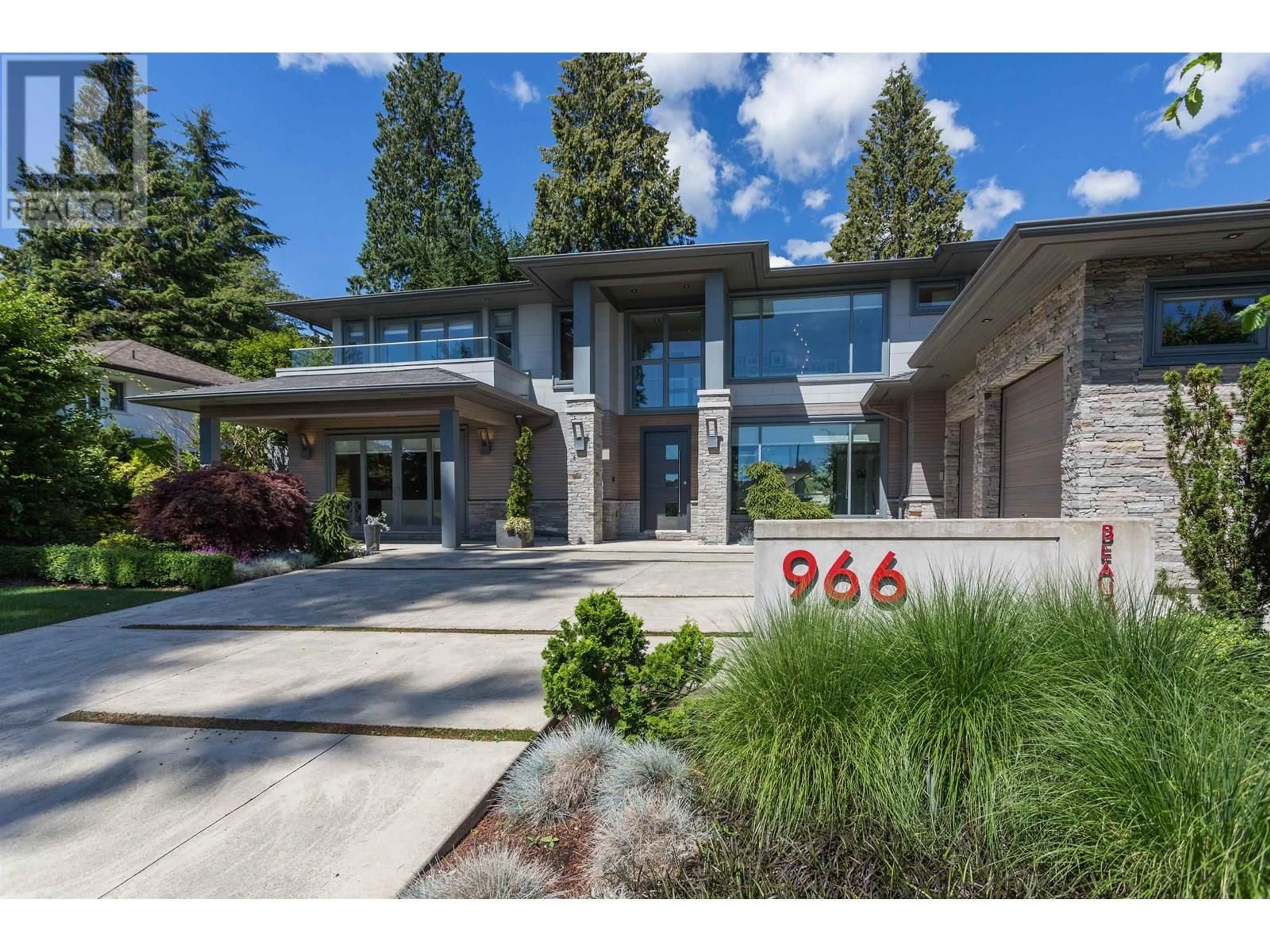 Unknown for 966 BEAUMONT DRIVE, North Vancouver British Columbia V7R1P6