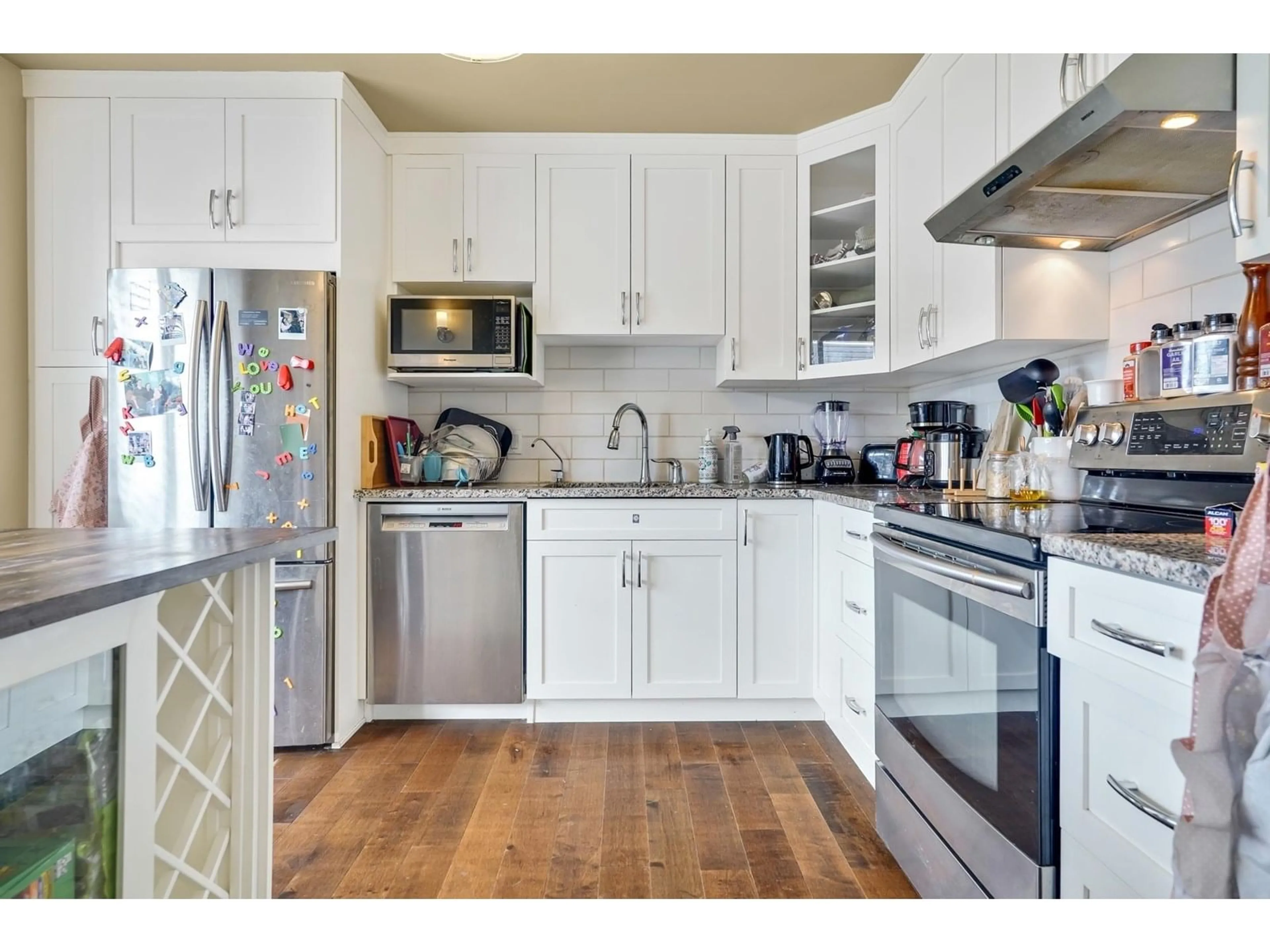 Open concept kitchen, unknown for 304 - 20145 55A, Langley British Columbia V3A8L6