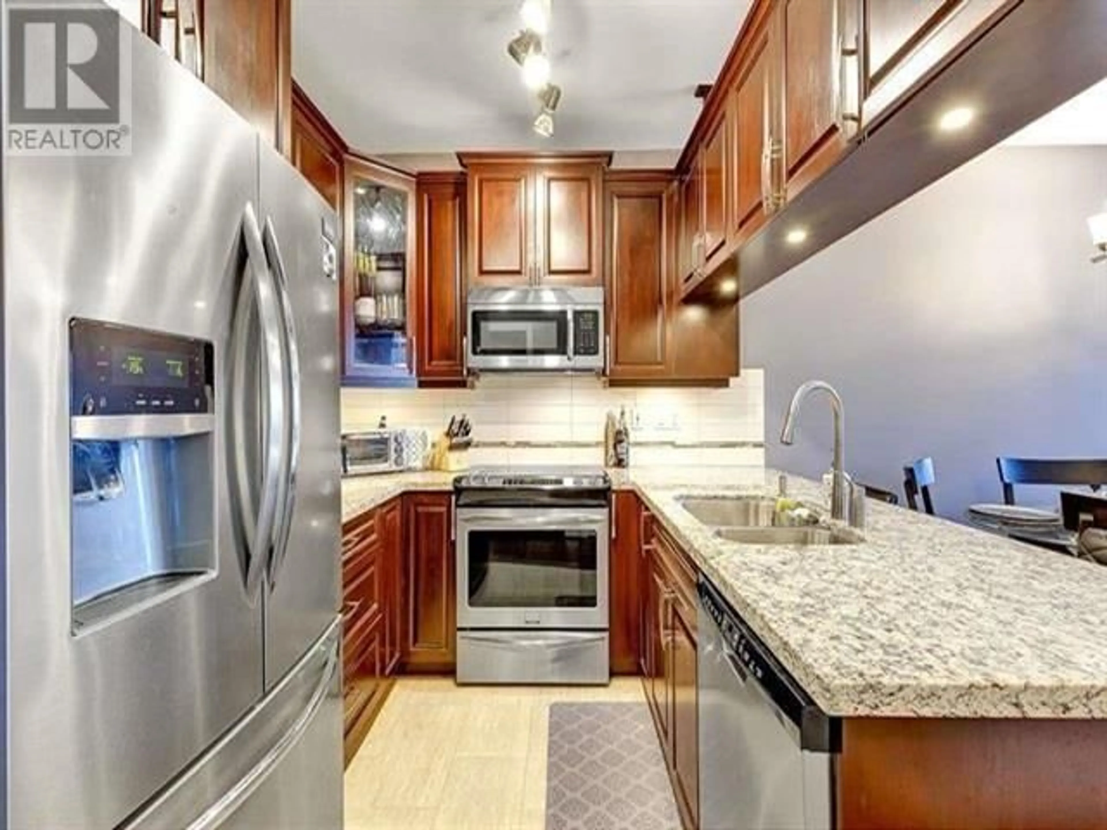 Standard kitchen, ceramic/tile floor for 209 - 12655 190A STREET, Pitt Meadows British Columbia V3Y0E9