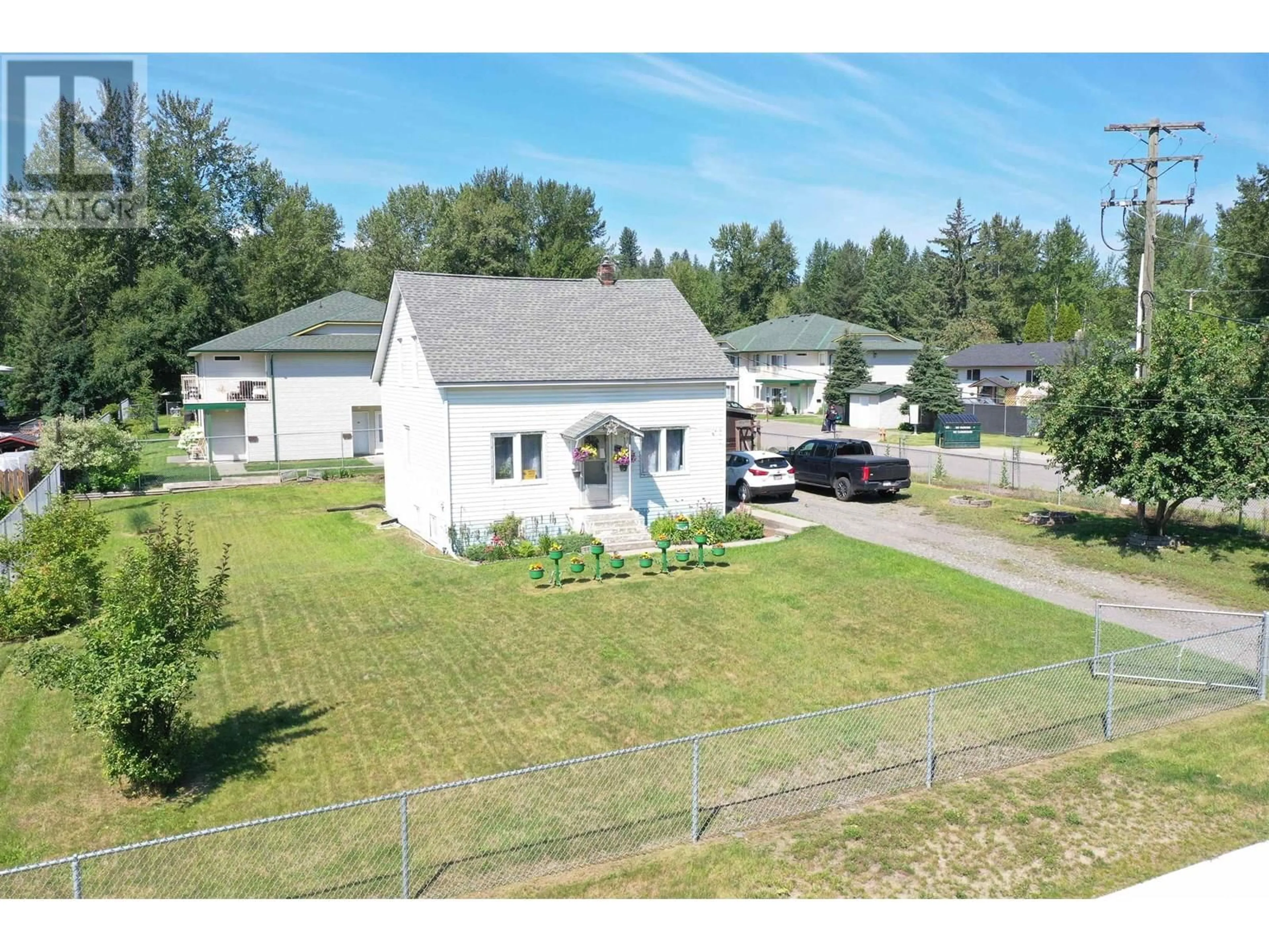 A pic from outside/outdoor area/front of a property/back of a property/a pic from drone, street for 365 HILL STREET, Quesnel British Columbia V2J1S8