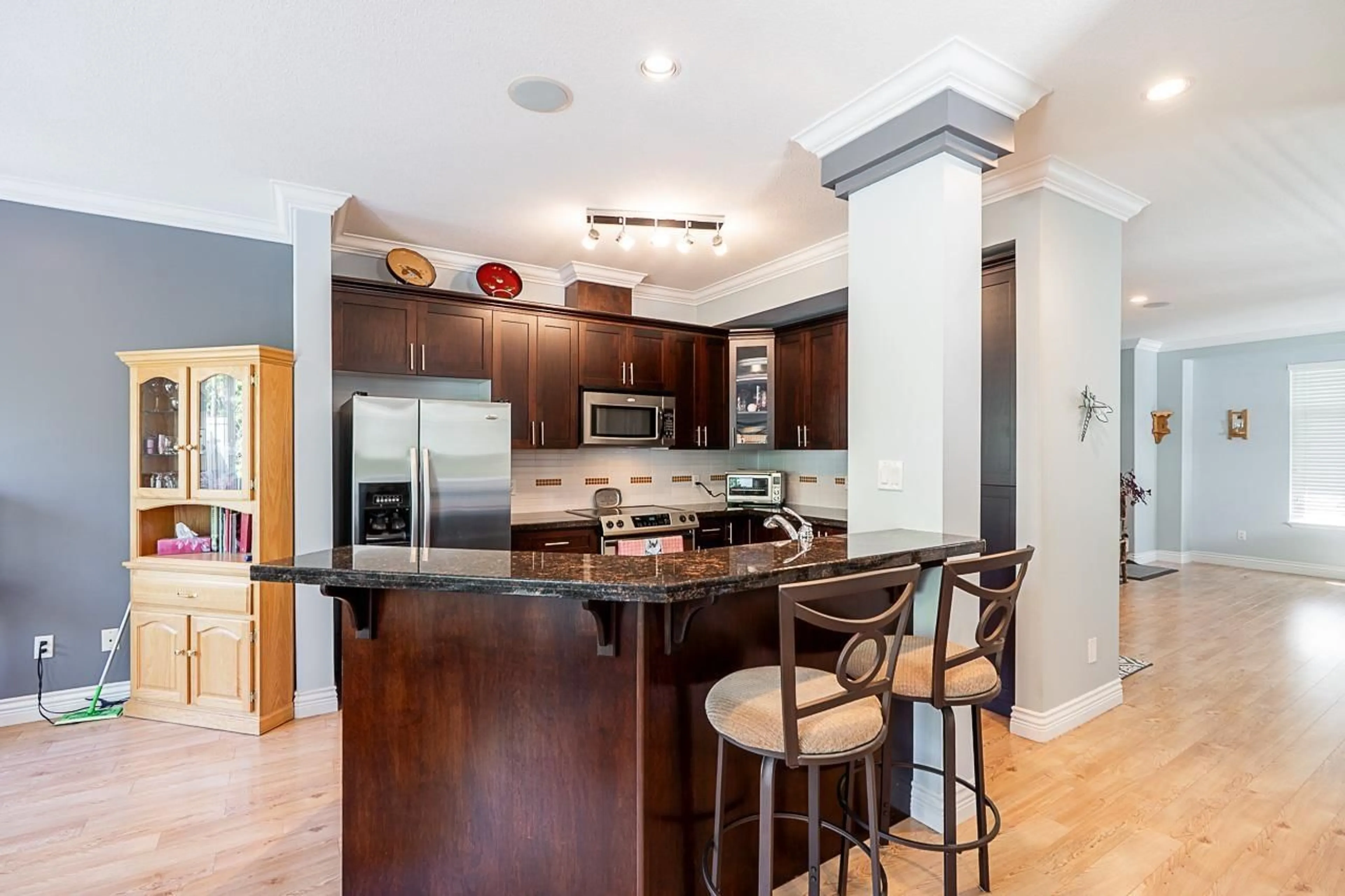 Open concept kitchen, unknown for 57 - 19330 69, Surrey British Columbia V4N0Z2