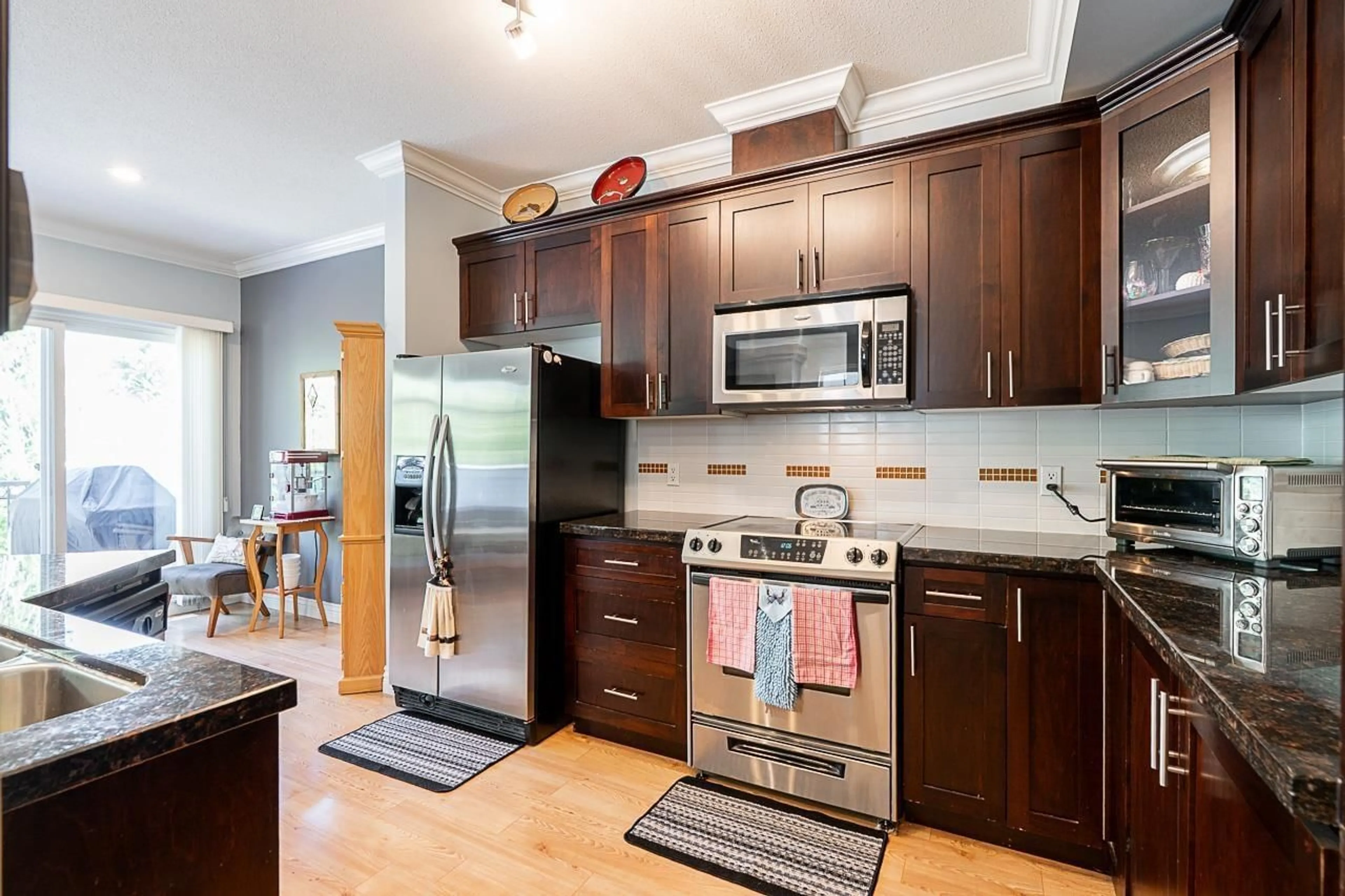 Open concept kitchen, unknown for 57 - 19330 69, Surrey British Columbia V4N0Z2