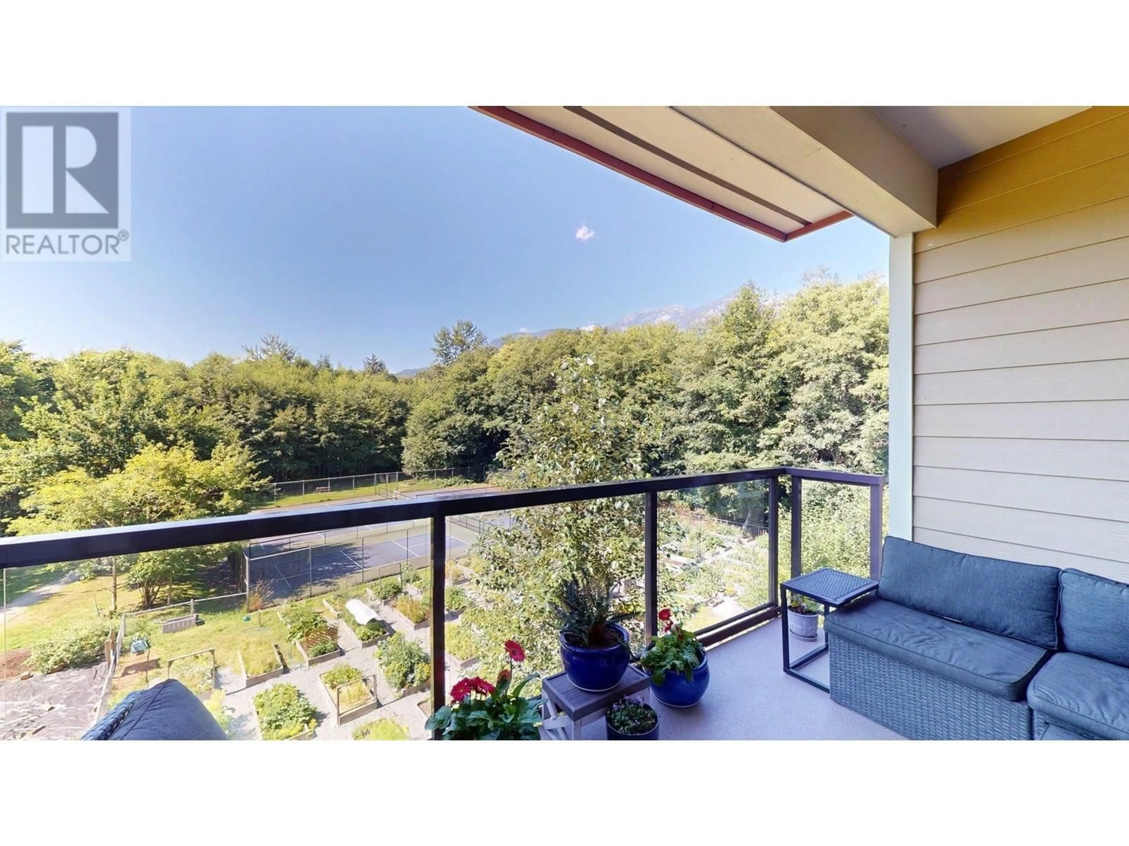 Balcony in the apartment, water/lake/river/ocean view for 402 - 1150 BAILEY STREET, Squamish British Columbia V8B0R4