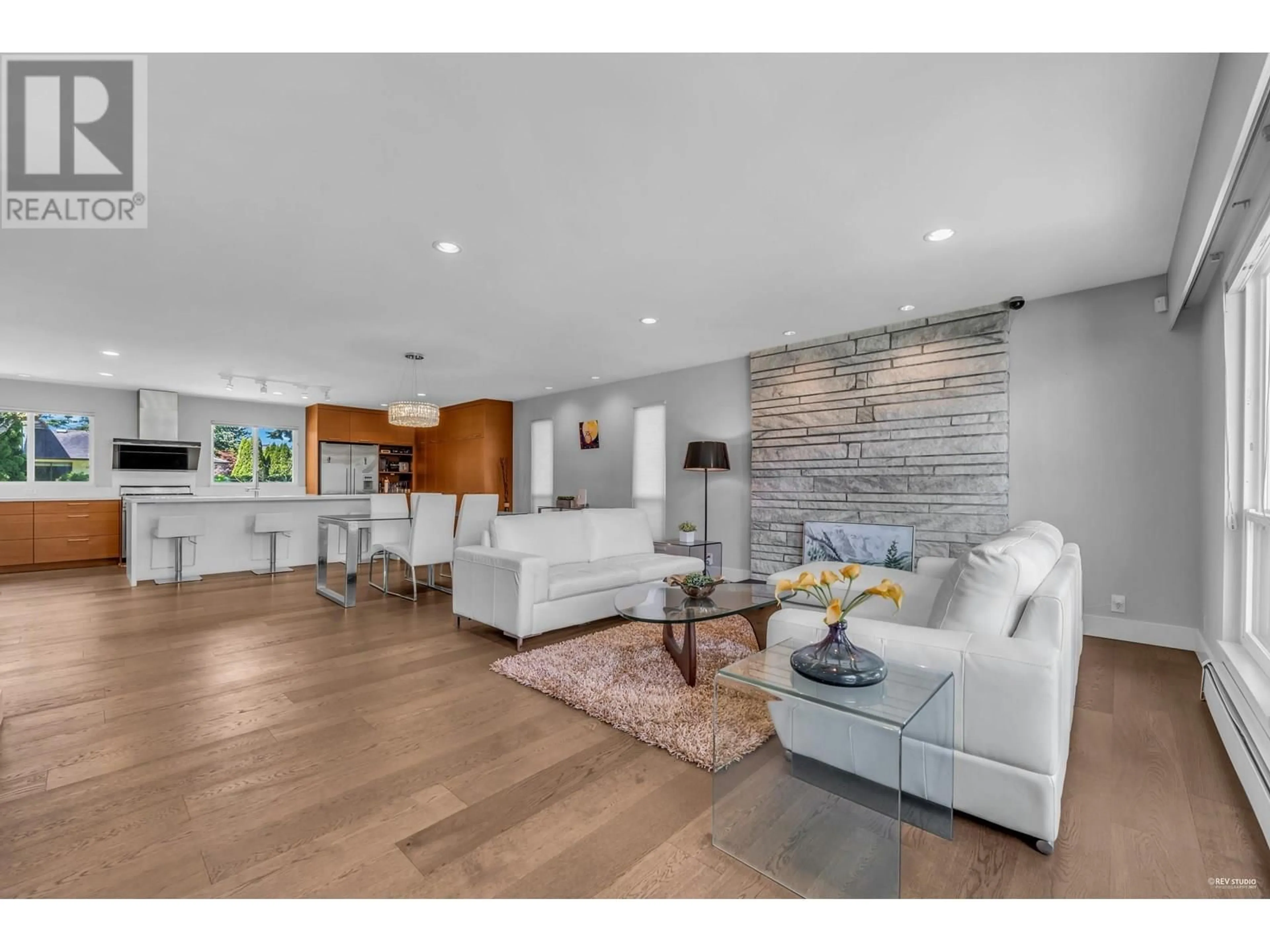 Living room with furniture, unknown for 7651 FROBISHER DRIVE, Richmond British Columbia V7C4P8
