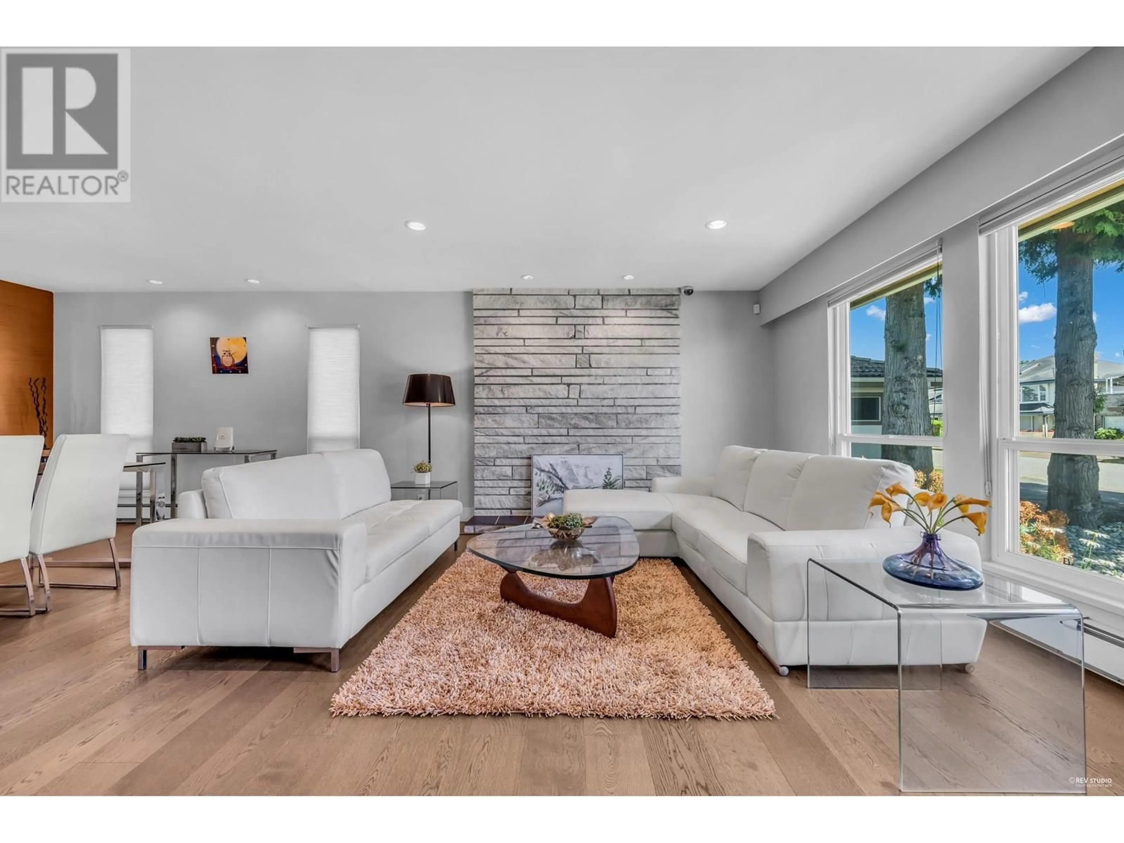 Living room with furniture, unknown for 7651 FROBISHER DRIVE, Richmond British Columbia V7C4P8