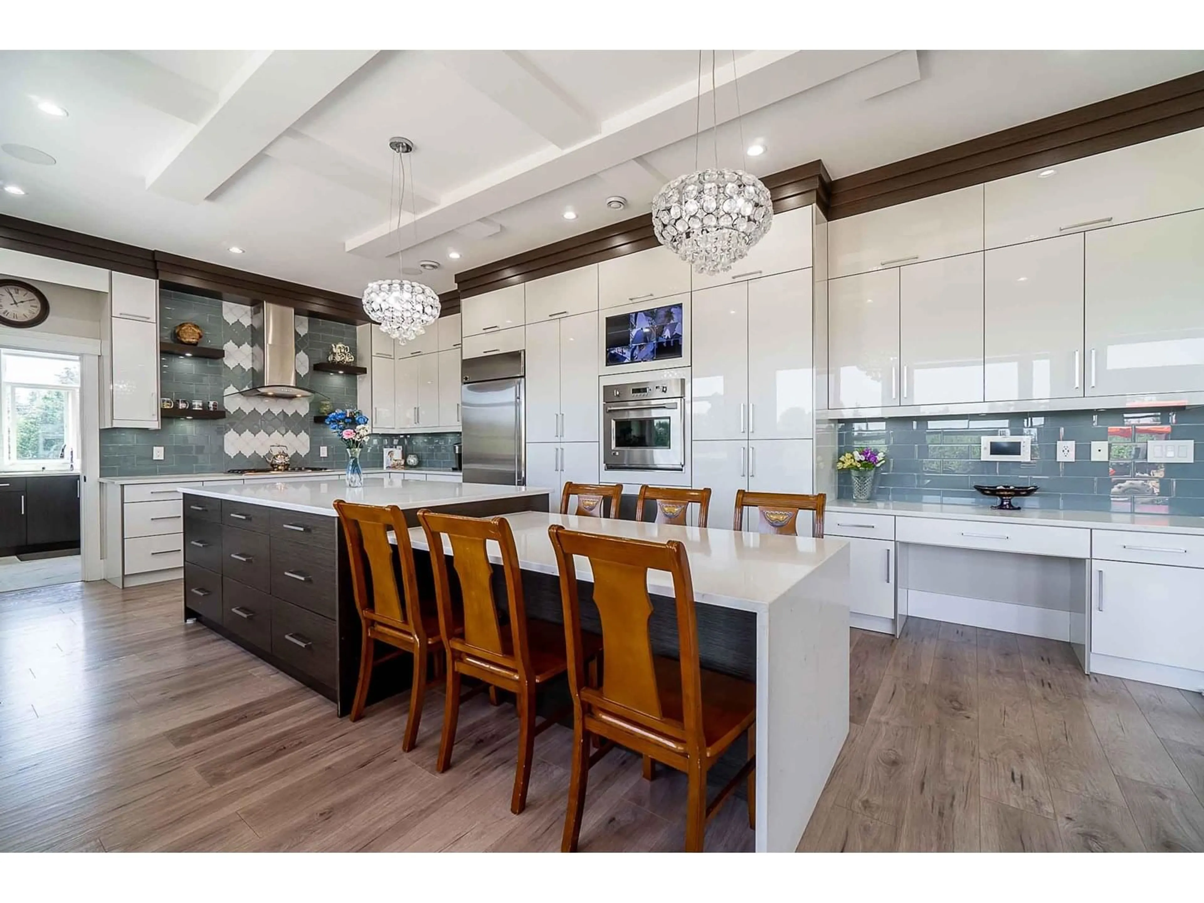Open concept kitchen, unknown for 2508 232, Langley British Columbia V2Z3B5