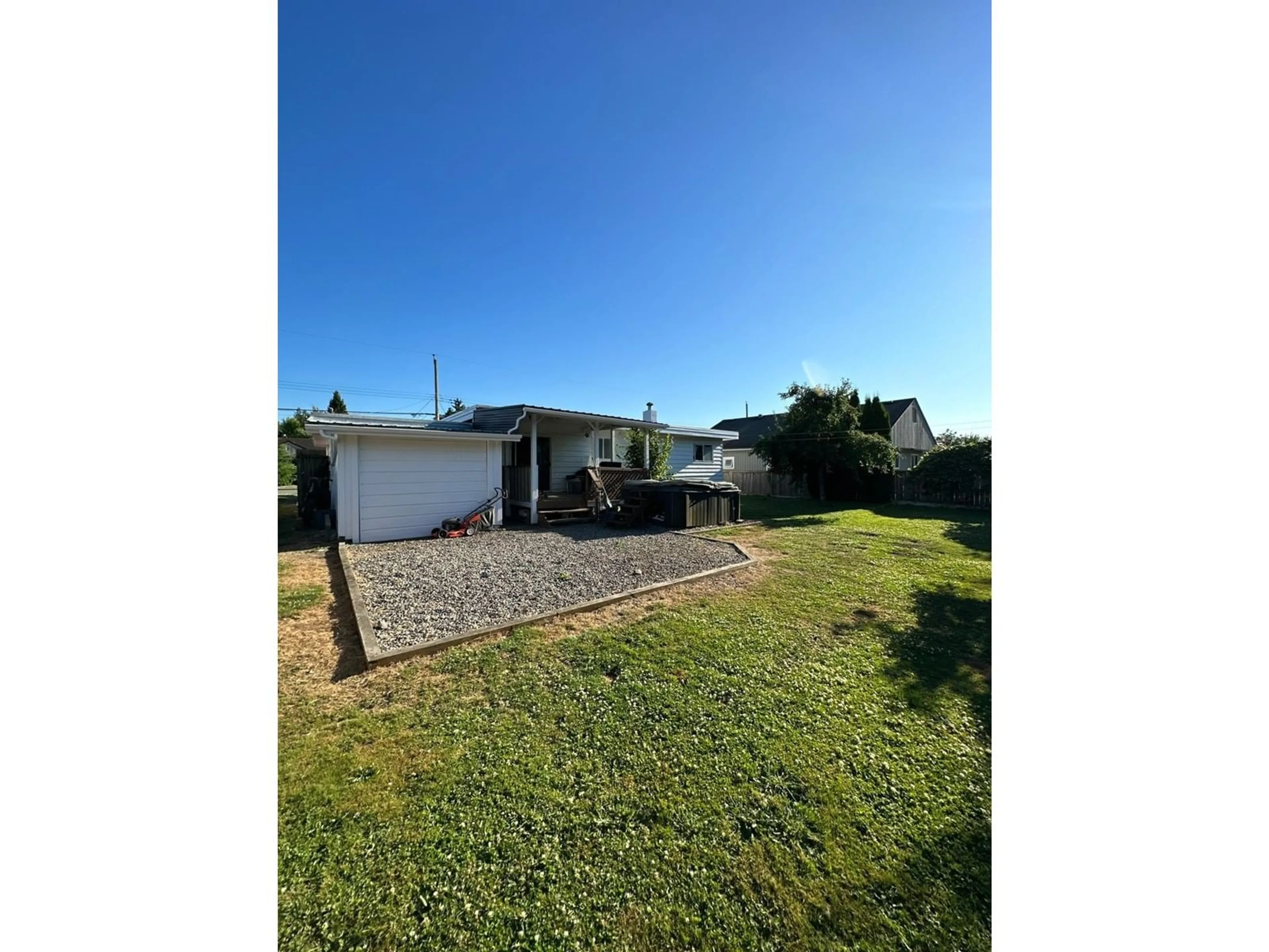 A pic from outside/outdoor area/front of a property/back of a property/a pic from drone, street for 45603 REECE AVENUE, Chilliwack British Columbia V2P2Z9