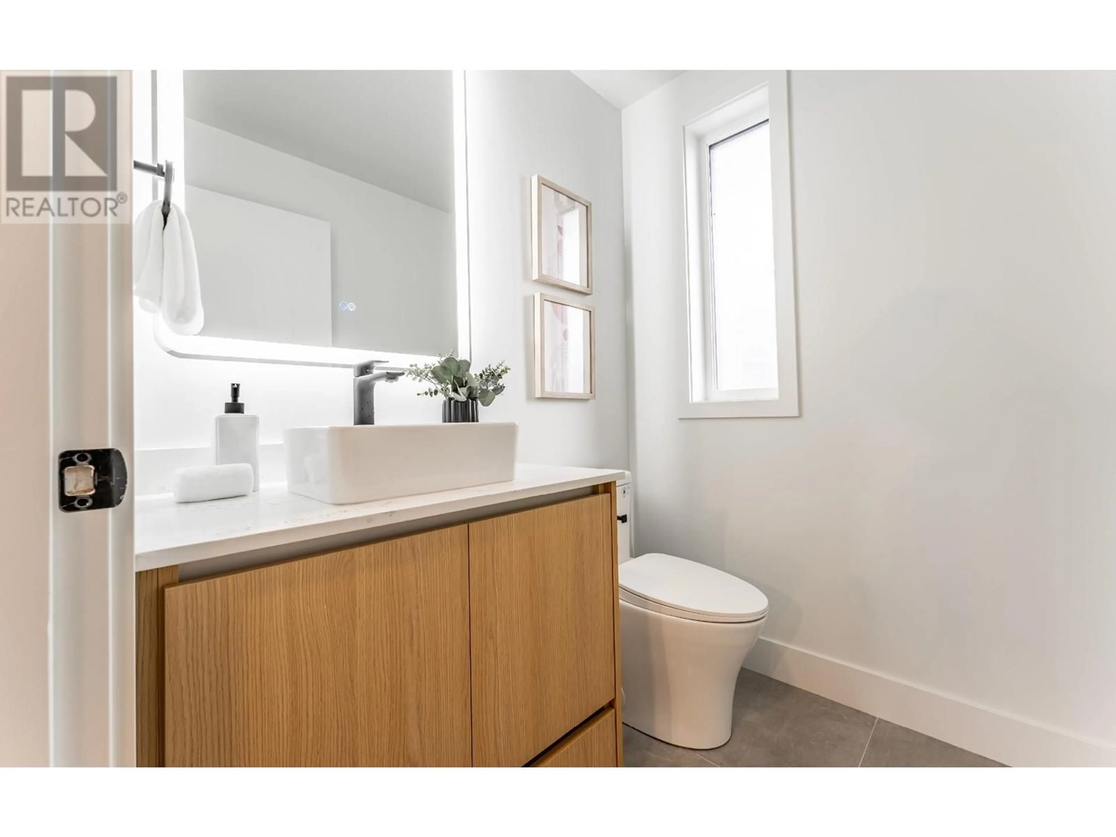 Standard bathroom, ceramic/tile floor for 10 - 8300 NO. 3 ROAD, Richmond British Columbia V6Y2E3