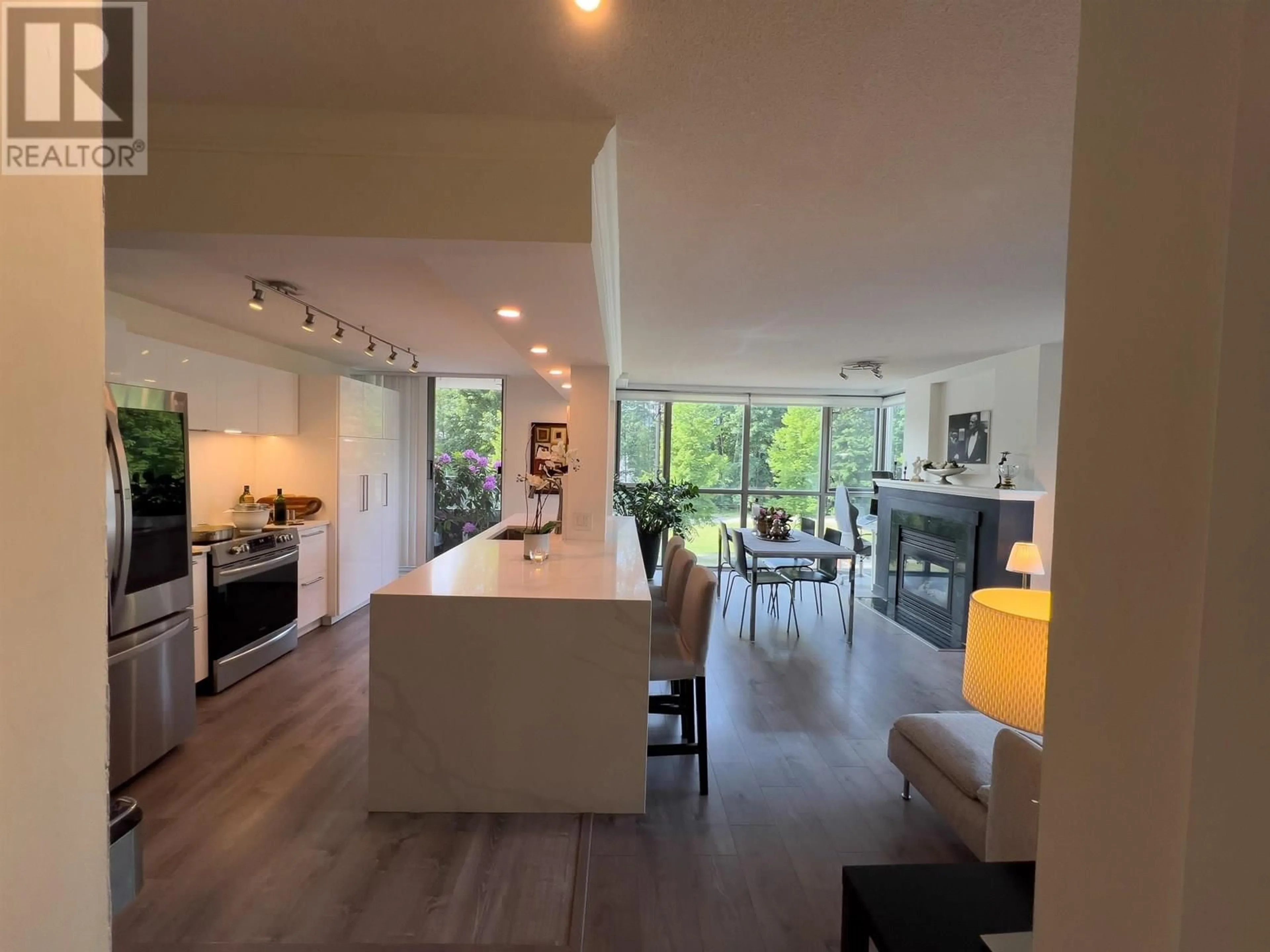 Open concept kitchen, unknown for 305 - 3070 GUILDFORD WAY, Coquitlam British Columbia V3B7R8
