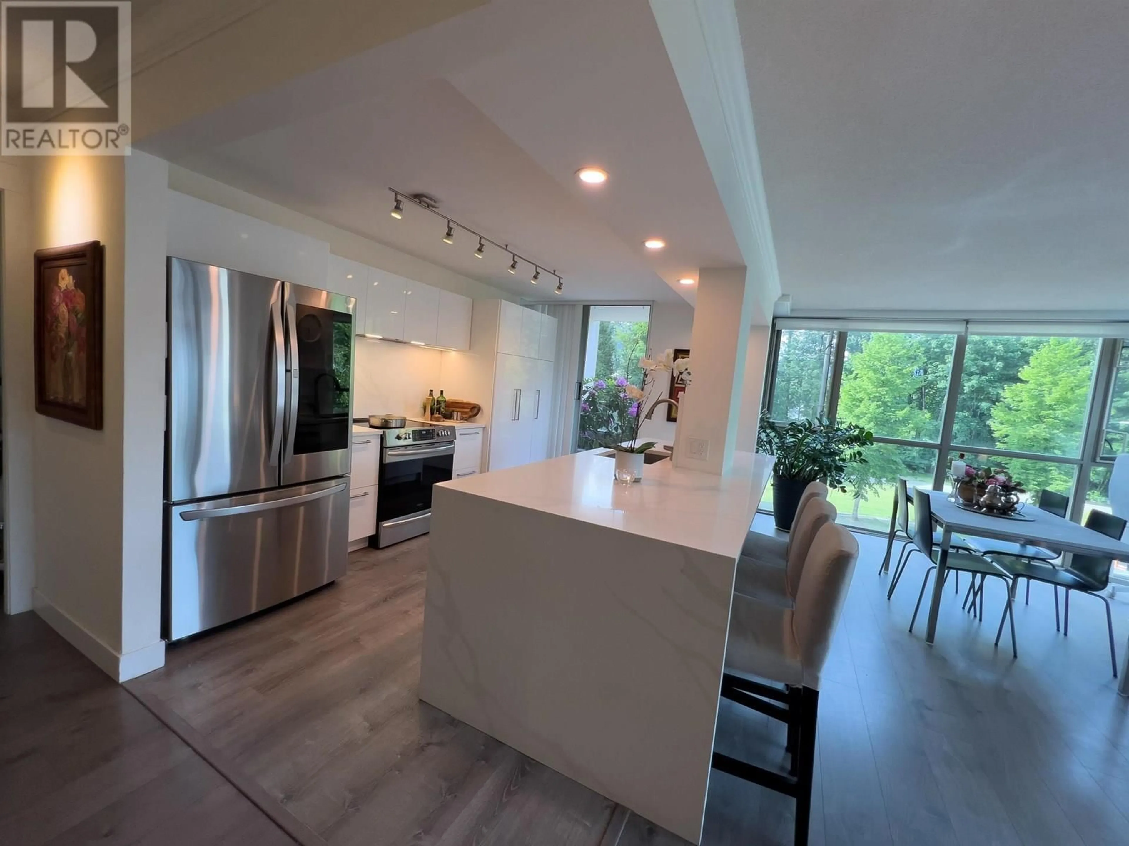 Open concept kitchen, unknown for 305 - 3070 GUILDFORD WAY, Coquitlam British Columbia V3B7R8