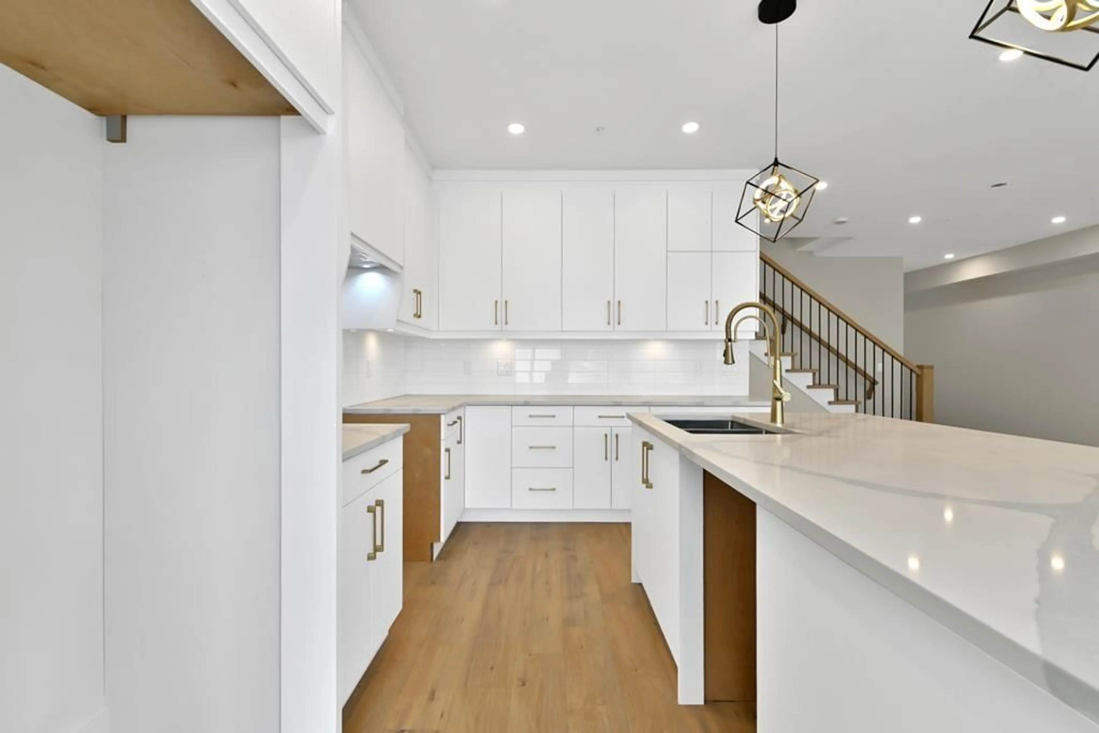 Open concept kitchen, unknown for 33980 BARKER, Mission British Columbia V2V6B2