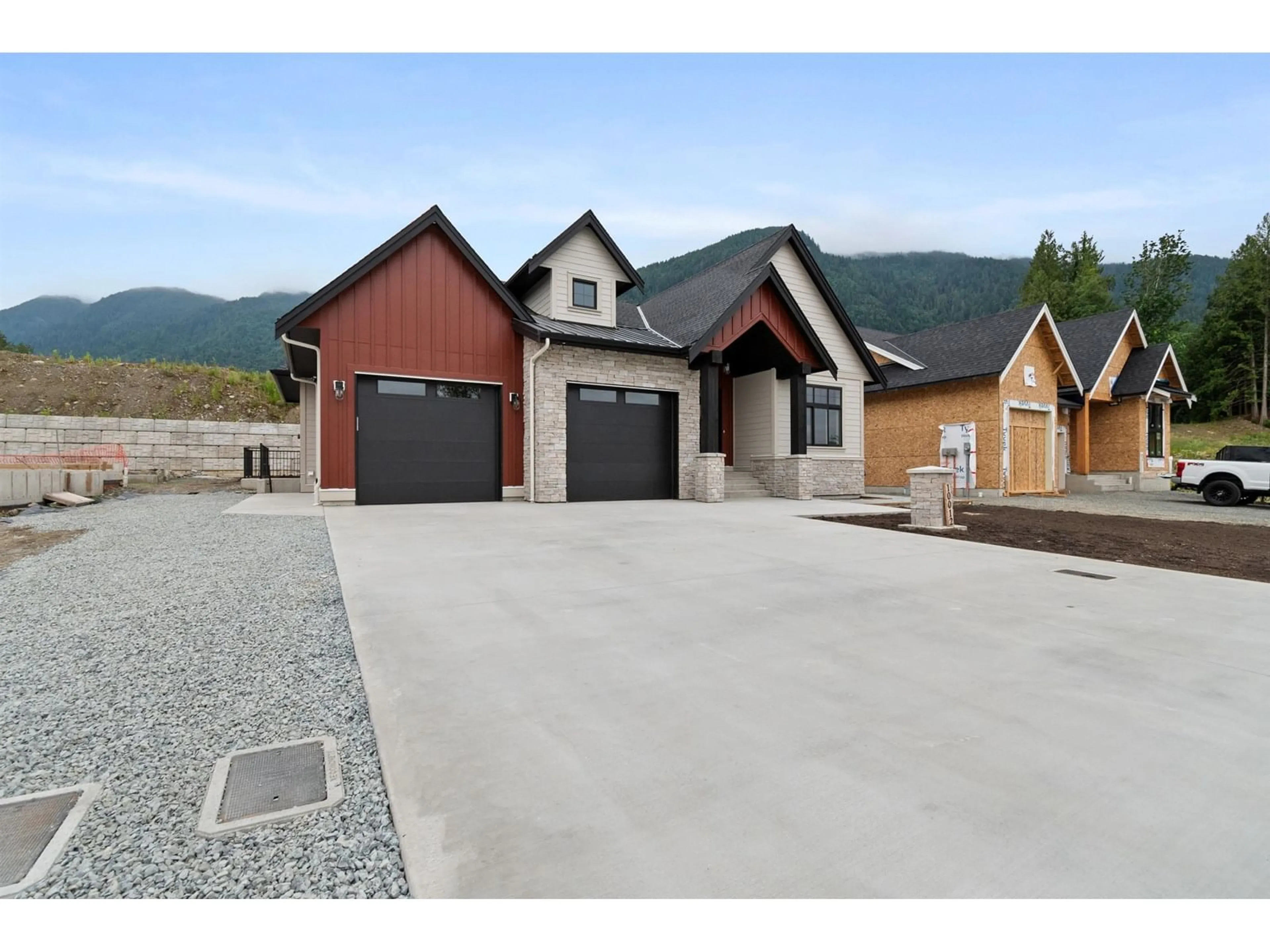 Indoor garage for 10012 TRILLIUM WAY, Rosedale British Columbia V0X1X1