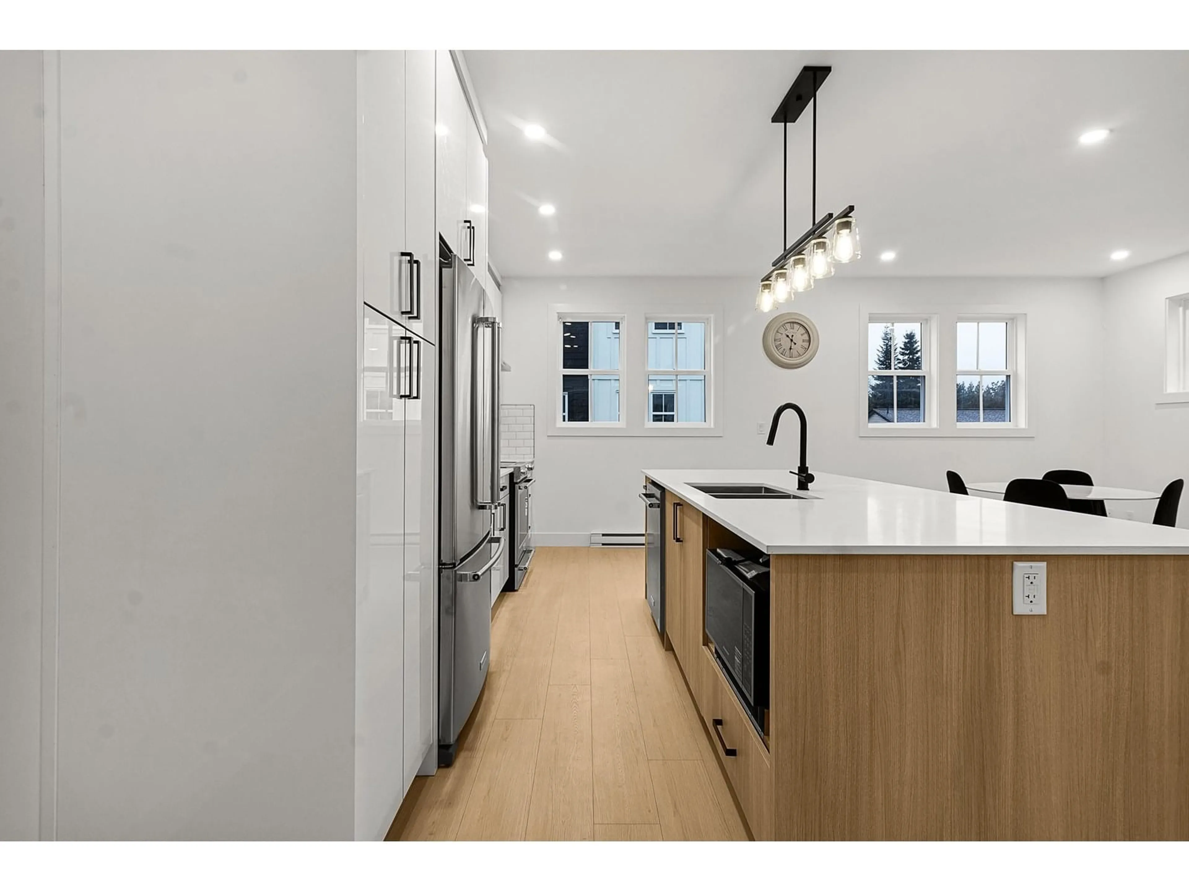 Open concept kitchen, unknown for 4 - 2360 CRESCENT, Abbotsford British Columbia V2S3M2