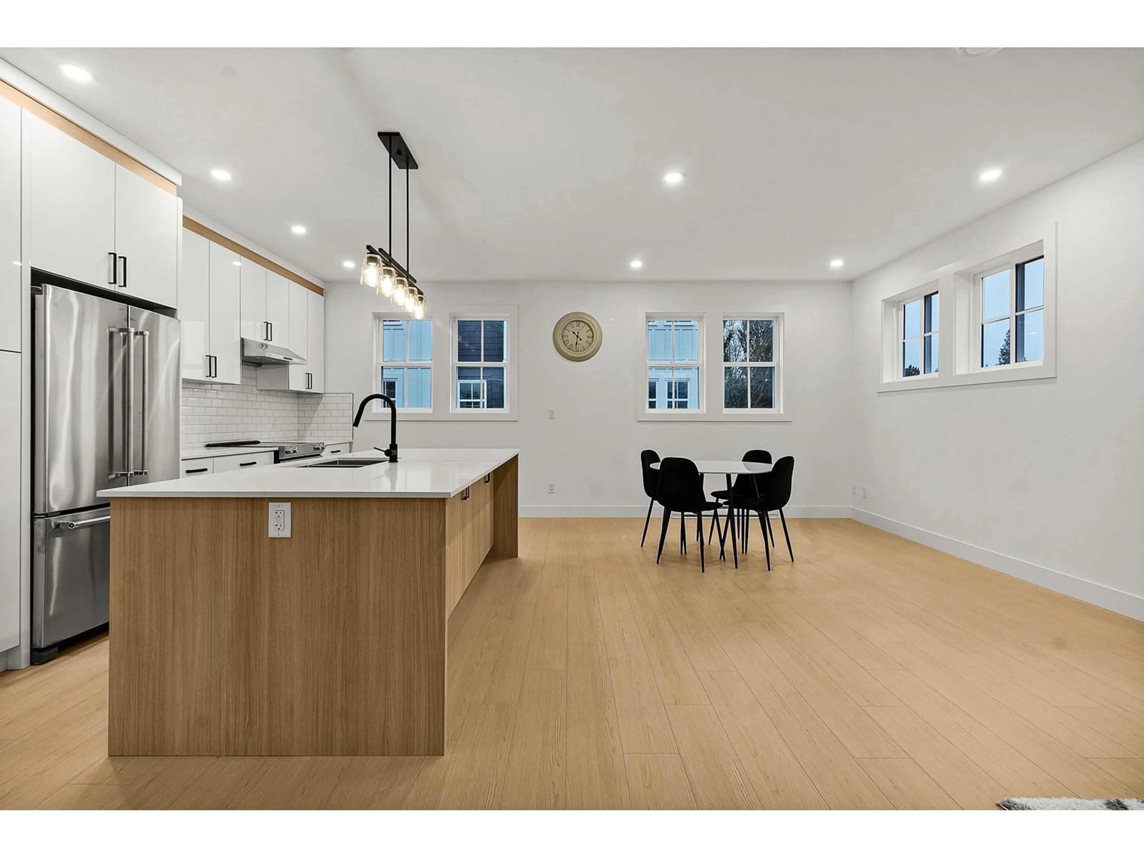 Open concept kitchen, unknown for 4 - 2360 CRESCENT, Abbotsford British Columbia V2S3M2