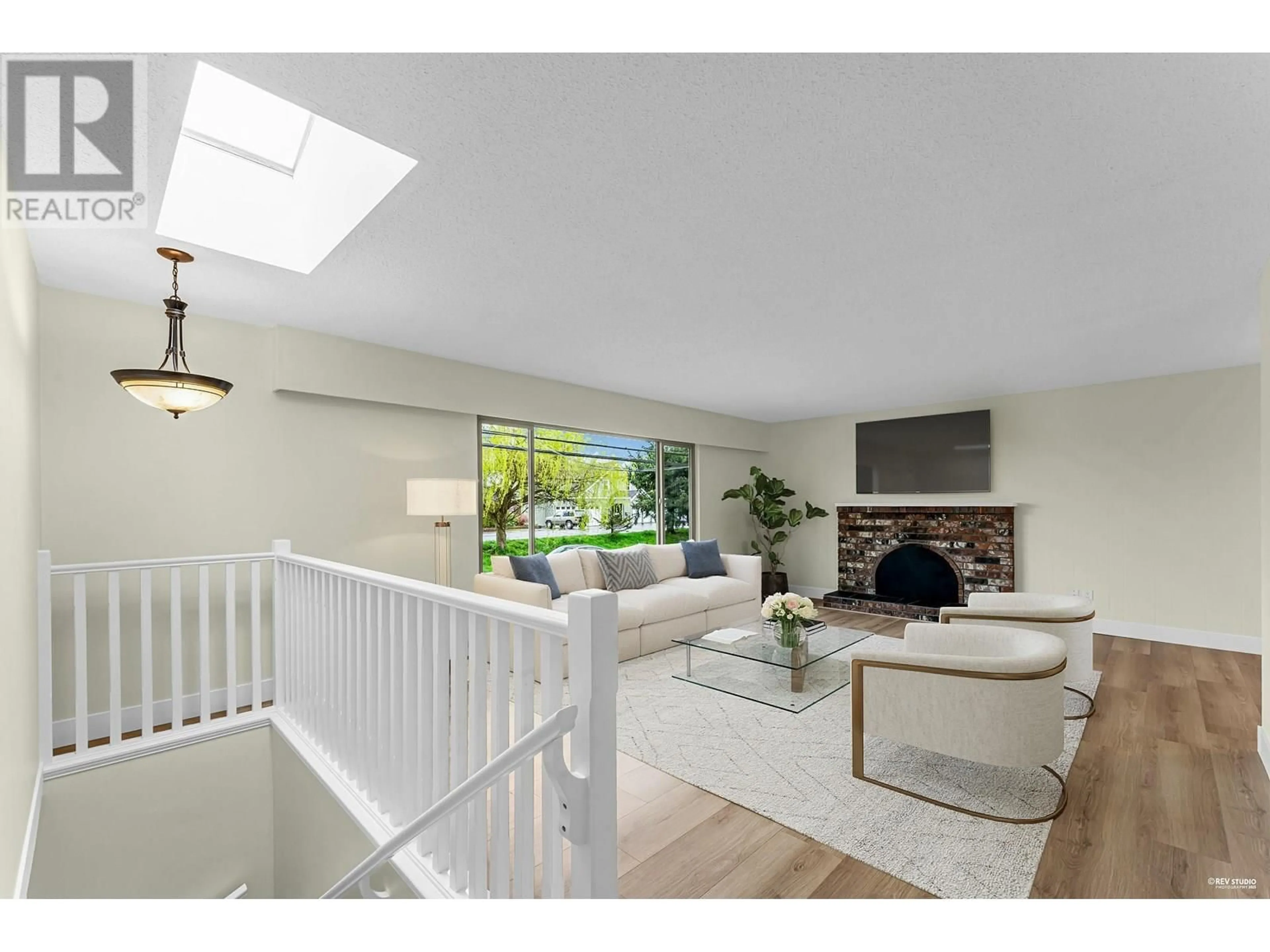Living room with furniture, unknown for 4310 RIVER ROAD, Delta British Columbia V4K1S1