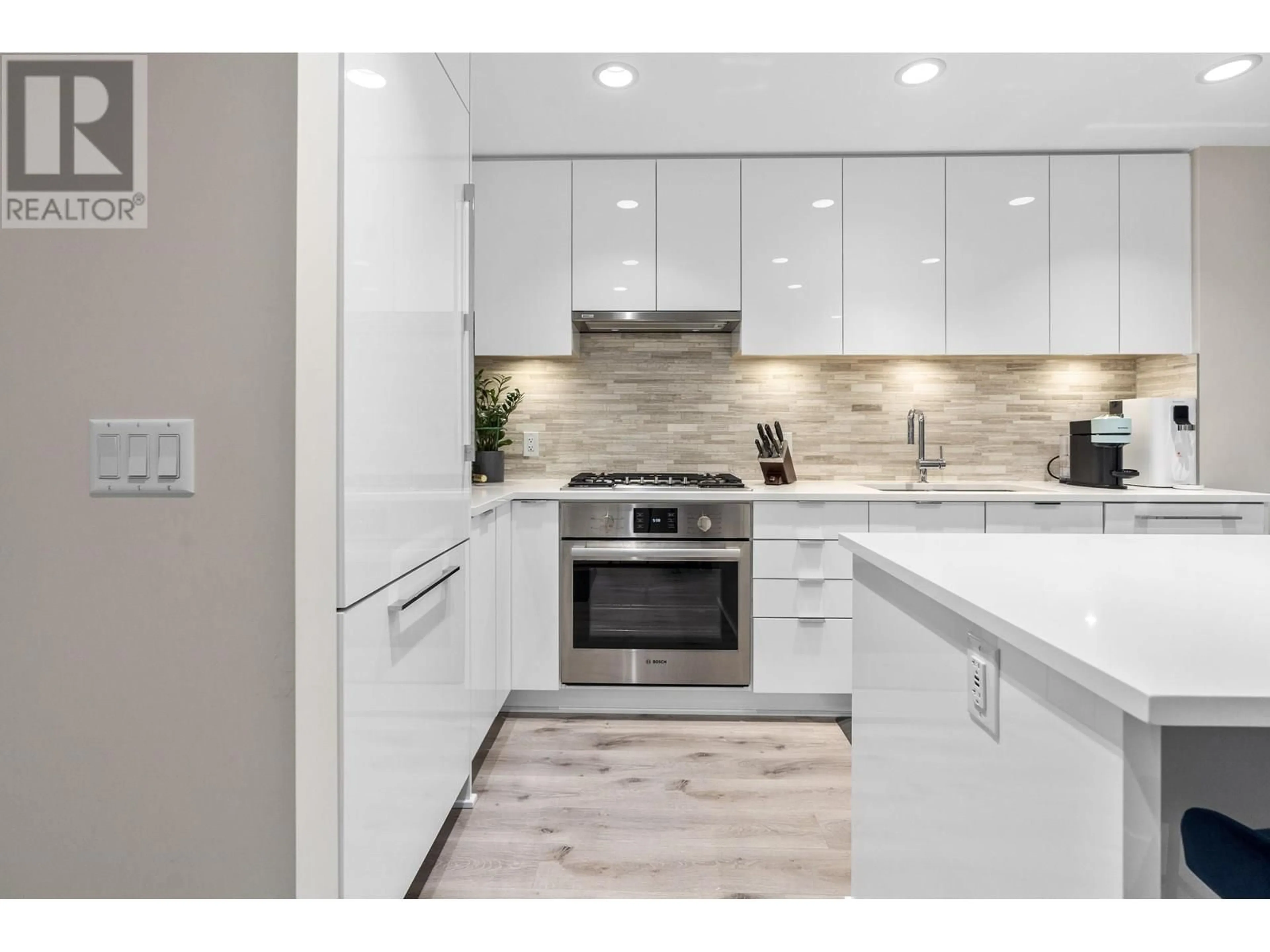 Contemporary kitchen, unknown for 125 - 9233 ODLIN ROAD, Richmond British Columbia V6X0V4