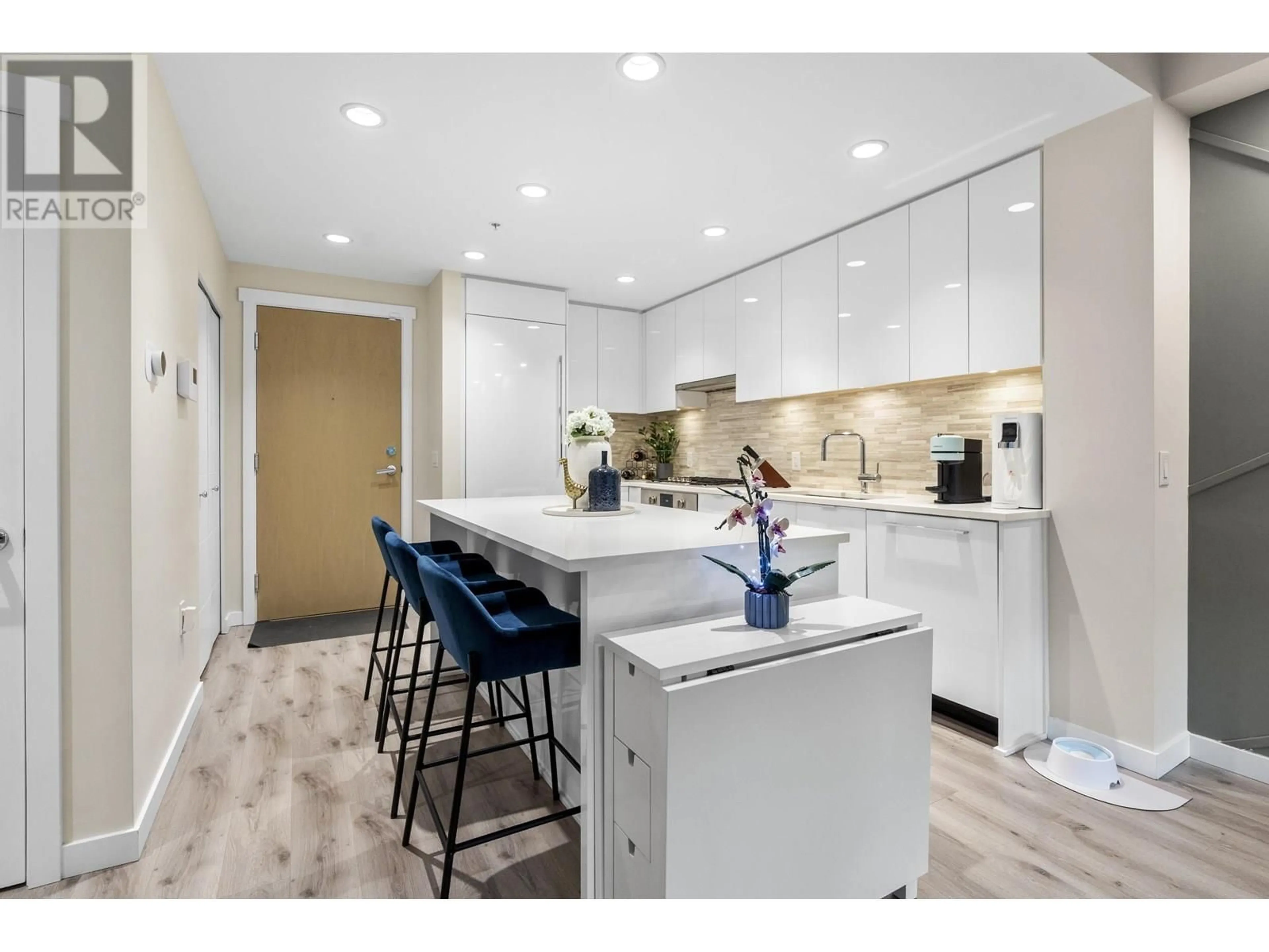 Open concept kitchen, unknown for 125 - 9233 ODLIN ROAD, Richmond British Columbia V6X0V4