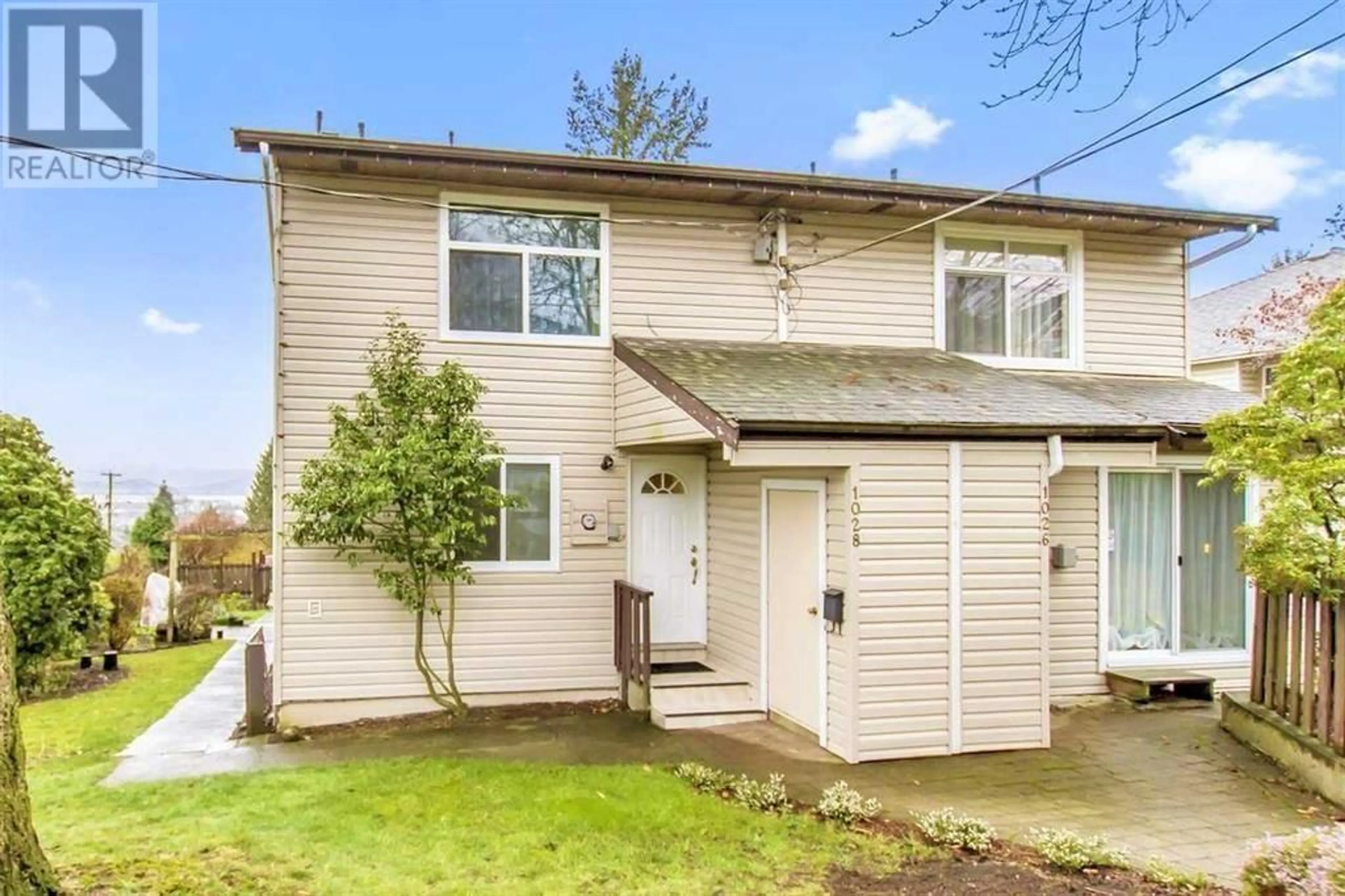 Home with vinyl exterior material, street for 1028 DELESTRE AVENUE, Coquitlam British Columbia V3K2G8