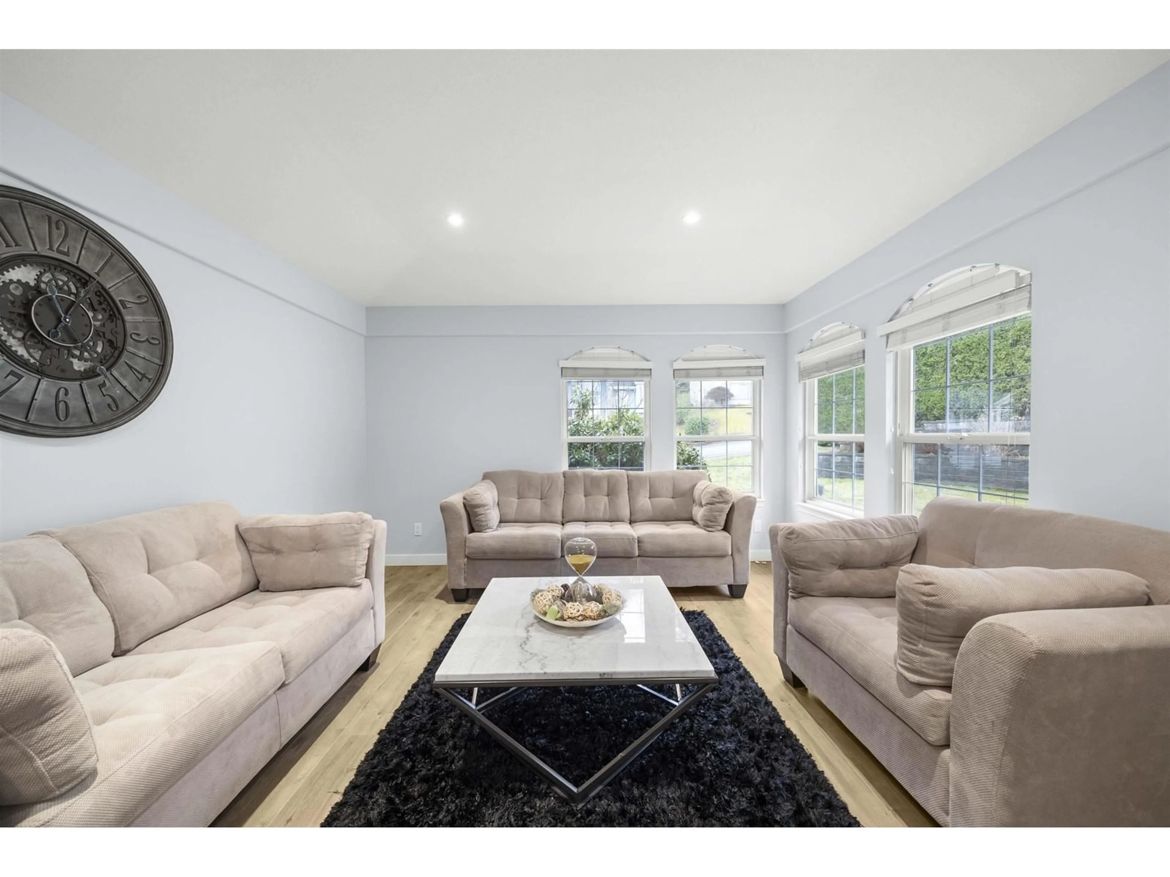 Living room with furniture, unknown for 5089 219A, Langley British Columbia V3A8P8