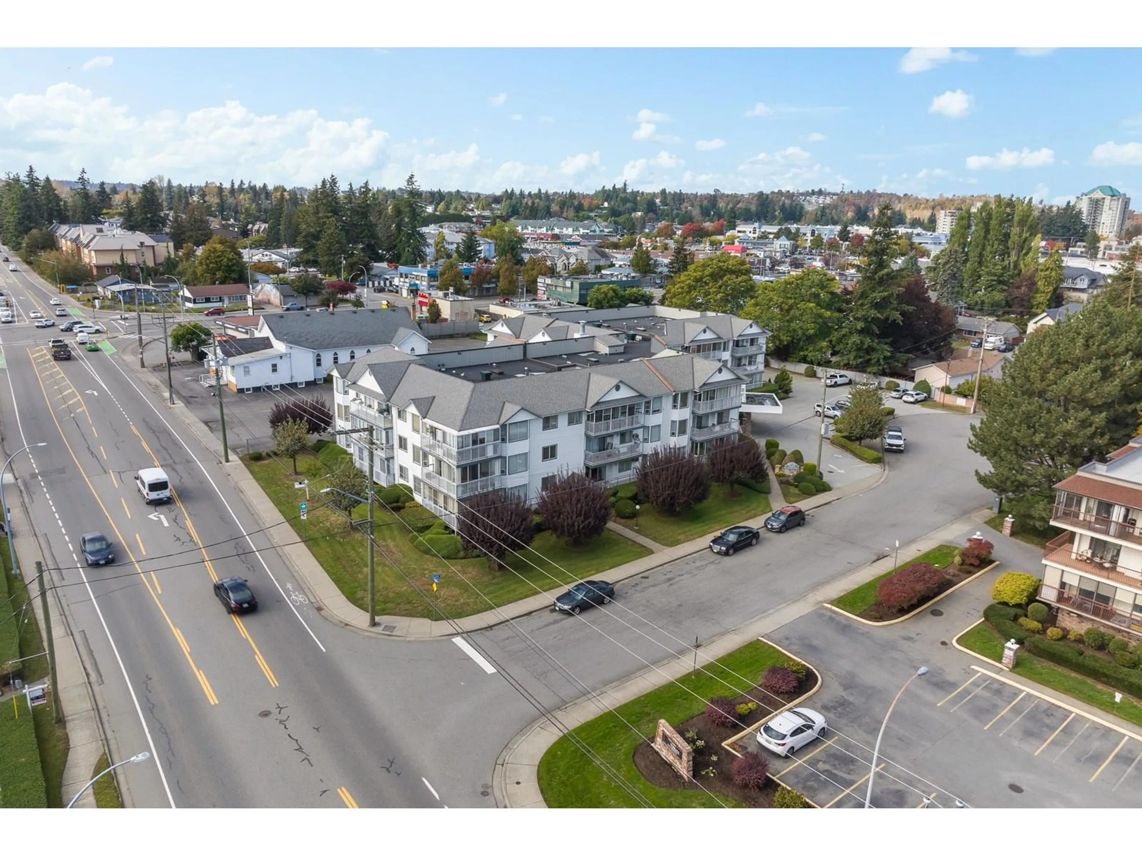 A pic from outside/outdoor area/front of a property/back of a property/a pic from drone, street for 307 - 2425 CHURCH, Abbotsford British Columbia V2T3J8