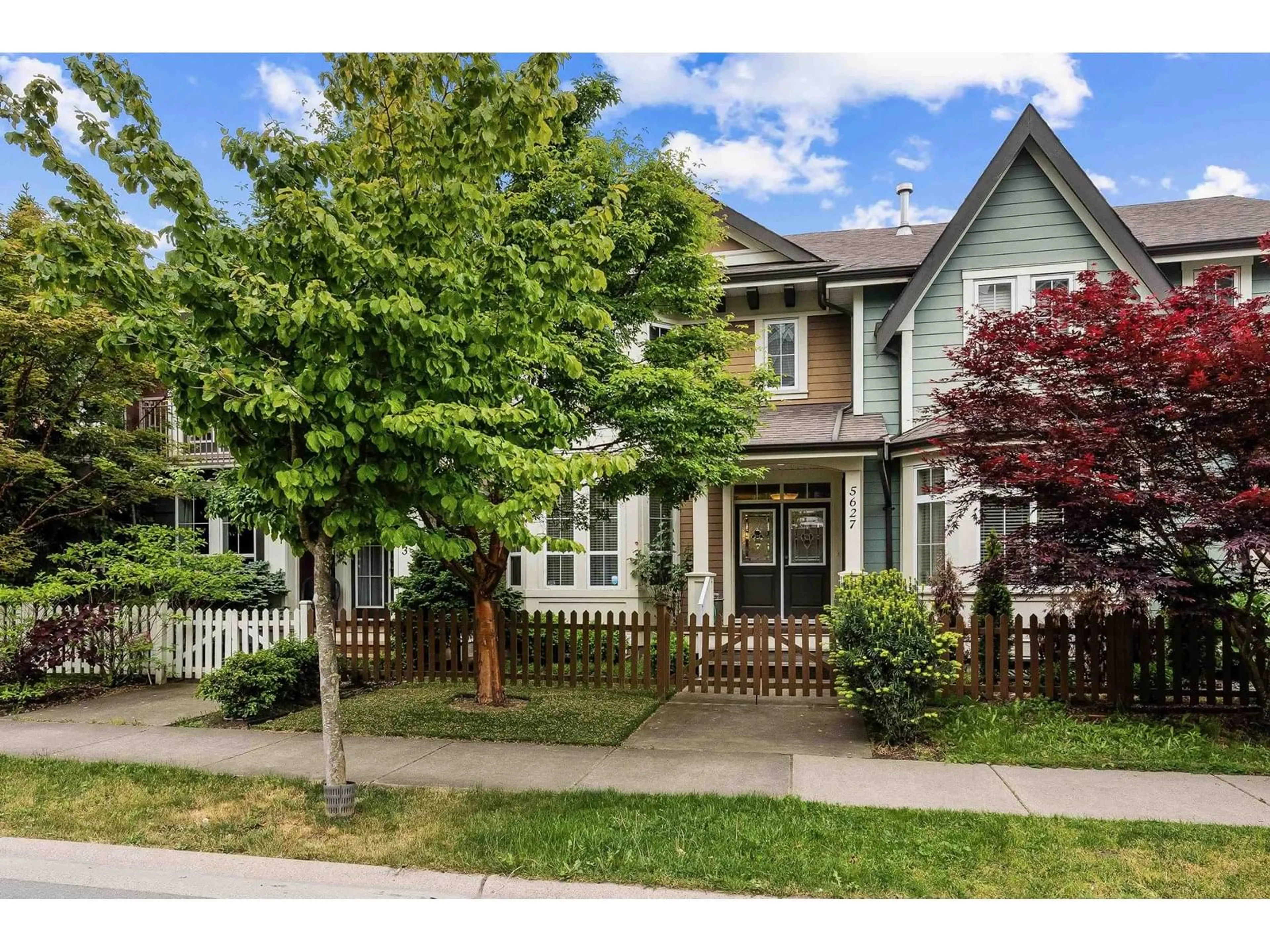 Home with vinyl exterior material, street for 5627 SAPPERS WAY, Chilliwack British Columbia V2R0S2